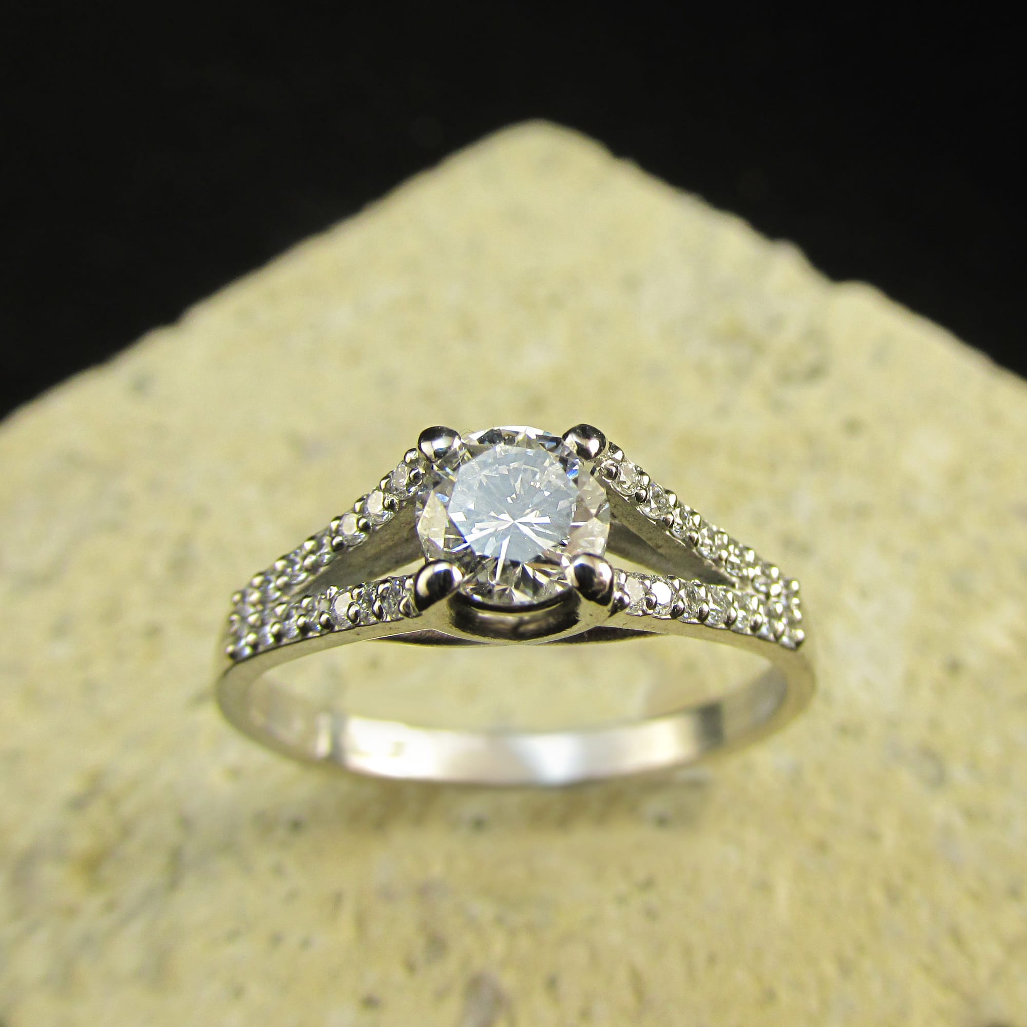 Platinum Diamond Split Shoulder Ring (Ref#27000)