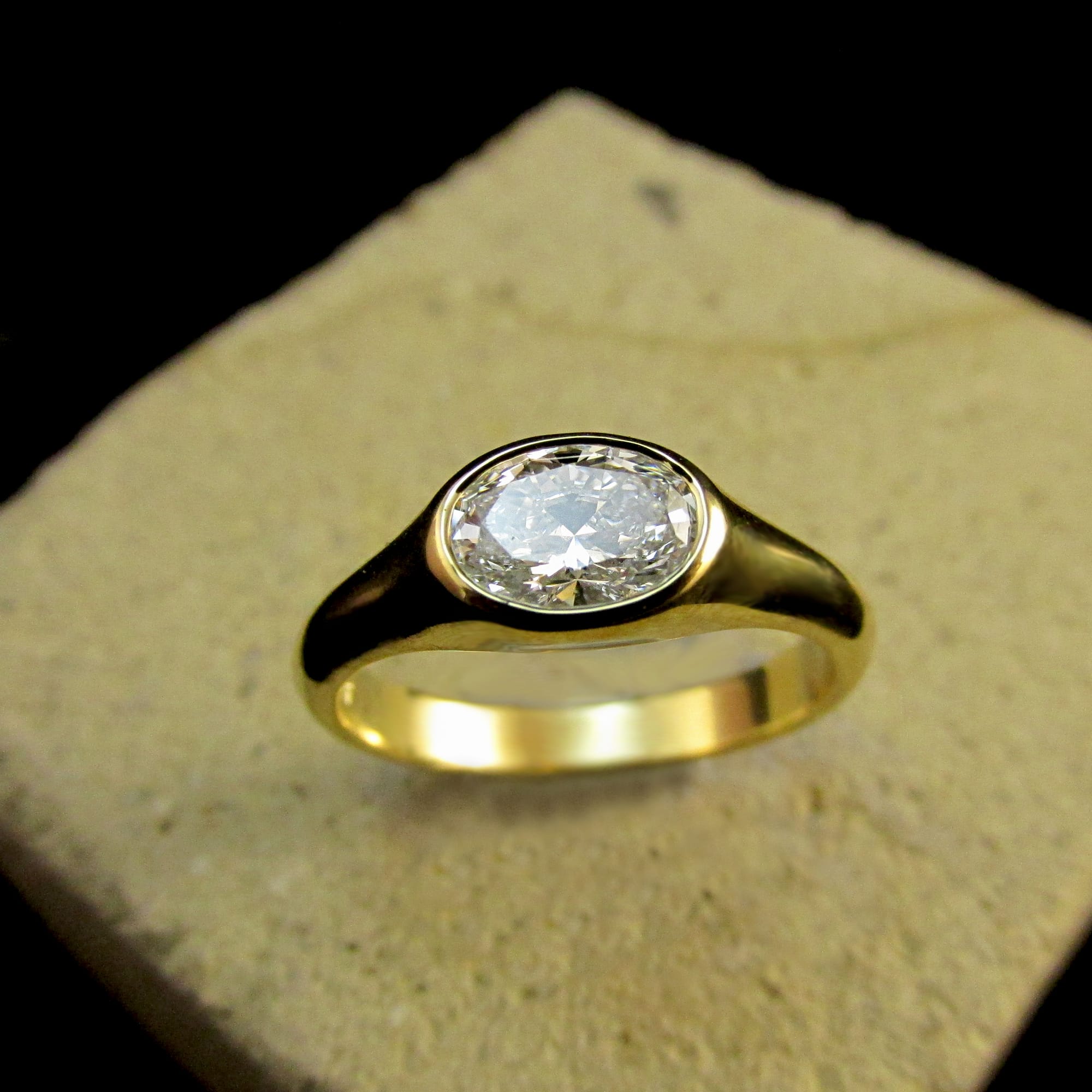 18ct Yellow Gold Diamond Solitaire Ring (Ref#27027)