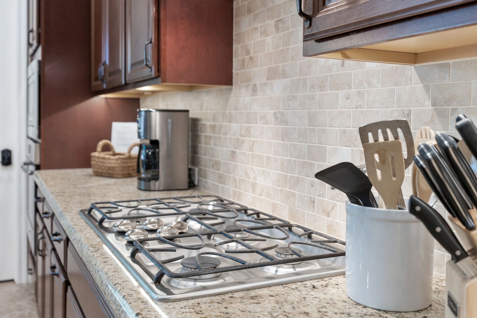 Raven Landing 4/2 with Spa and Resort Backyard