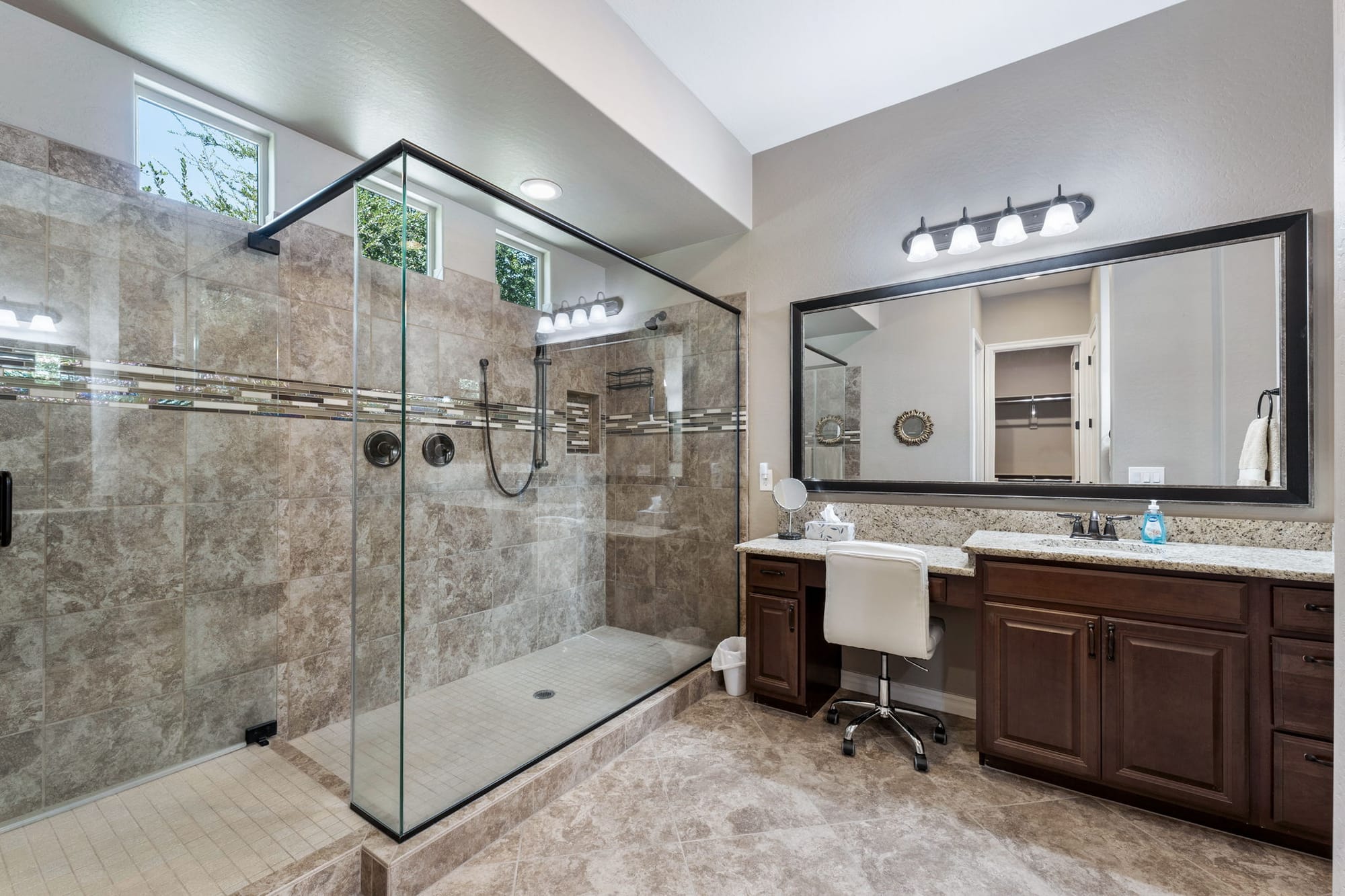 Raven Landing 4/2 with Spa and Resort Backyard