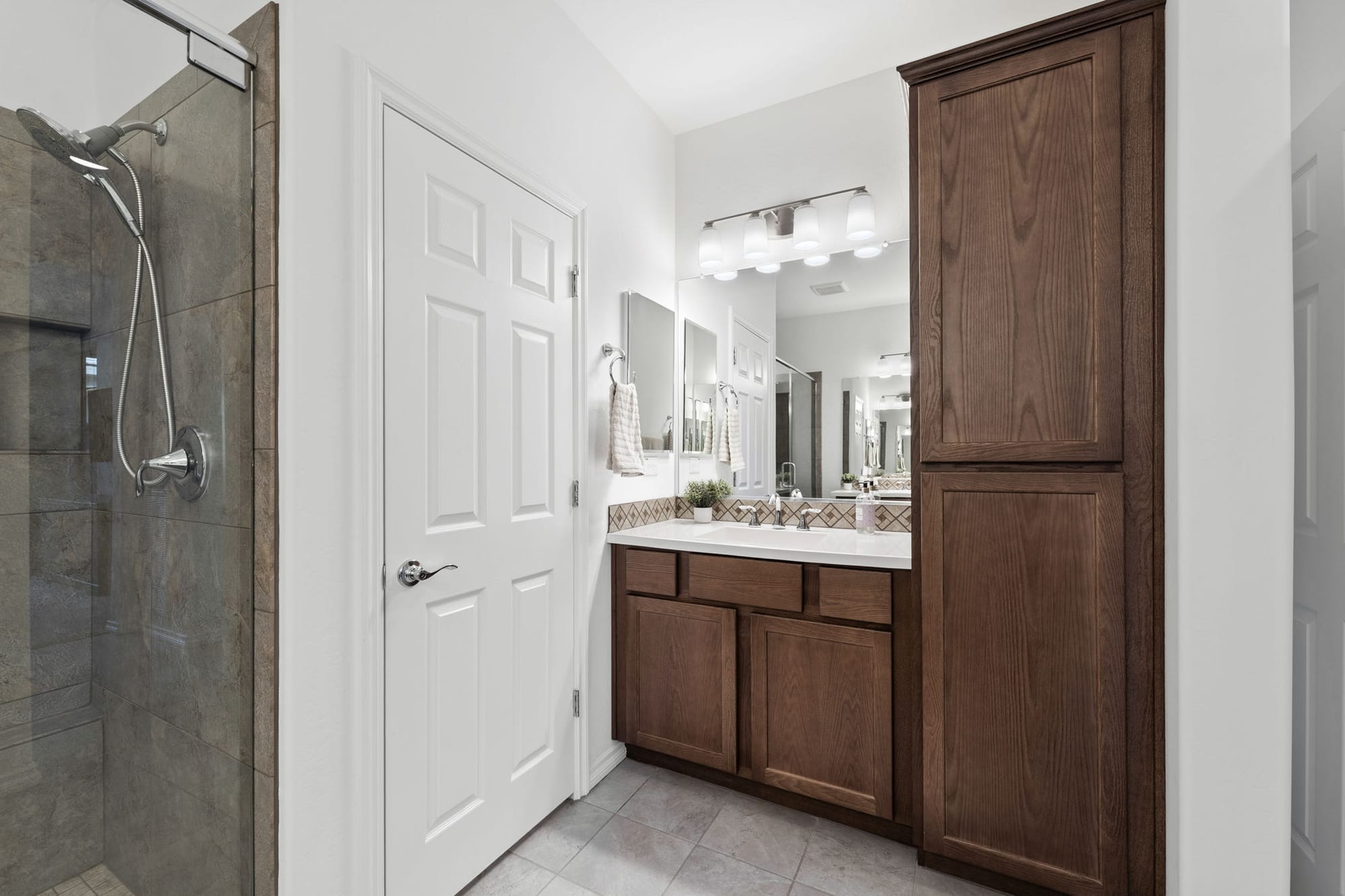 Encanterra’s Cobblestone 2 bed 2 bath w/ office space