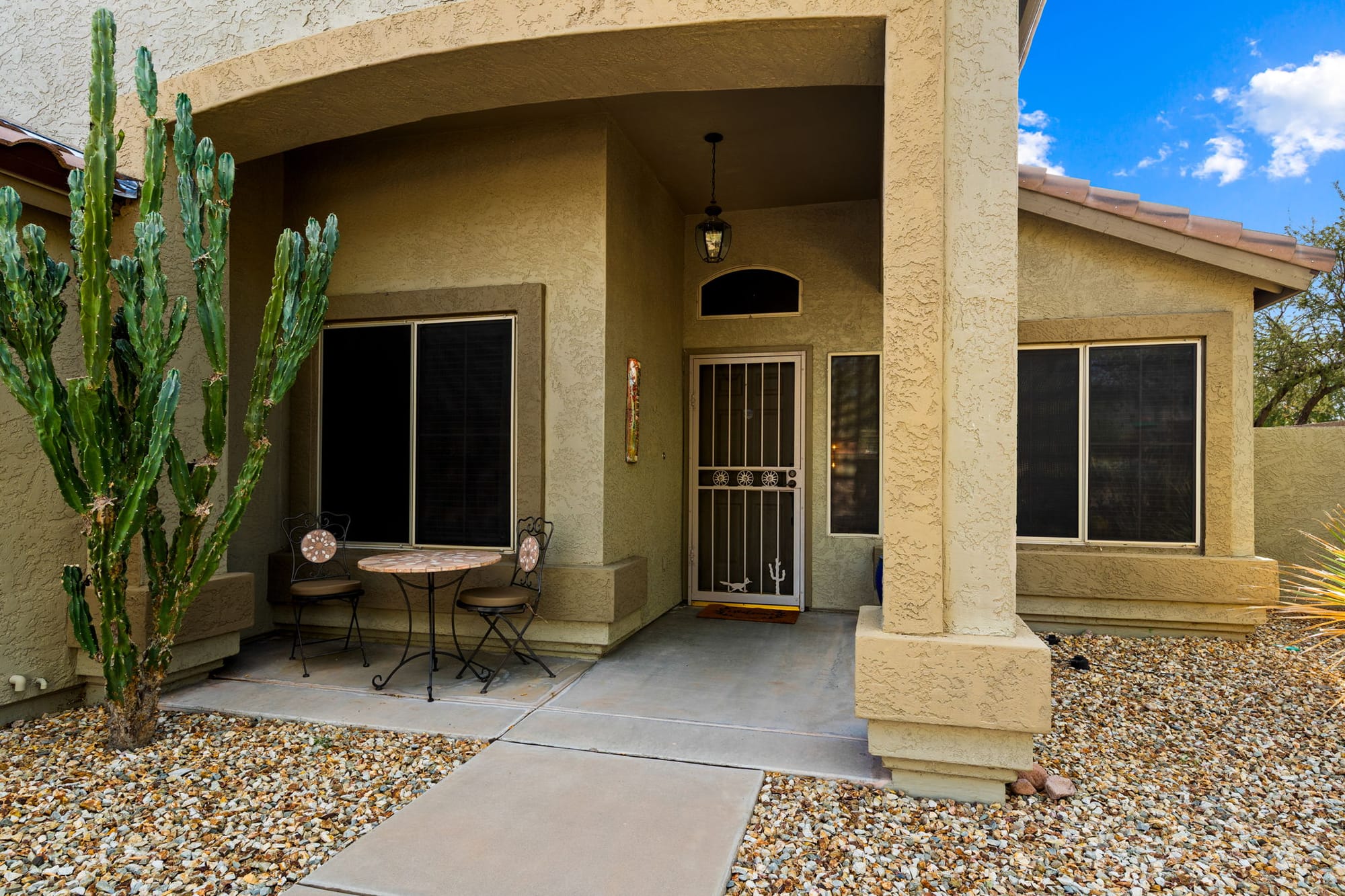 Superstition Foothills 3/2 w/office,Spa & BBQ