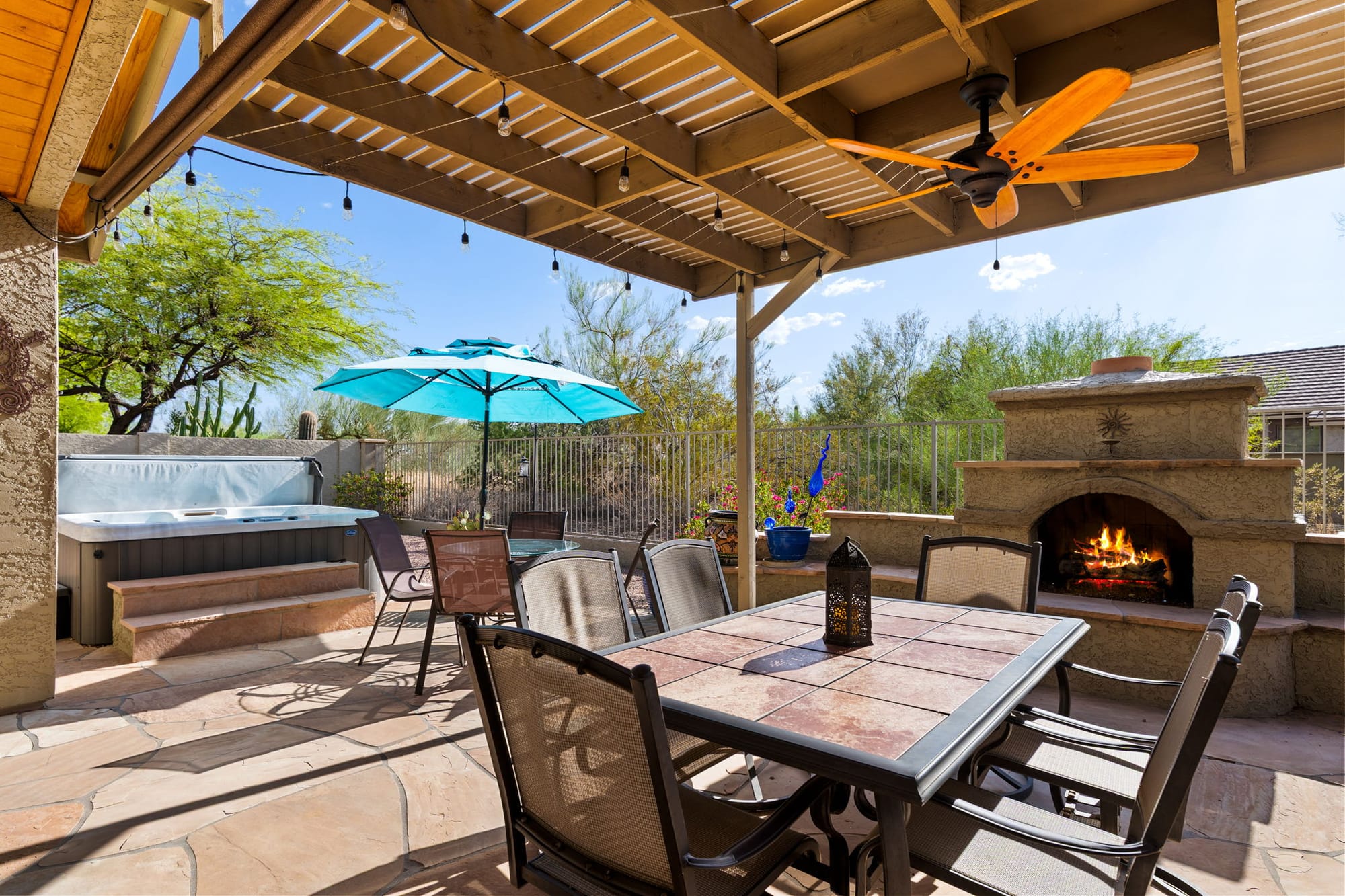 Superstition Foothills 3/2 w/office,Spa & BBQ