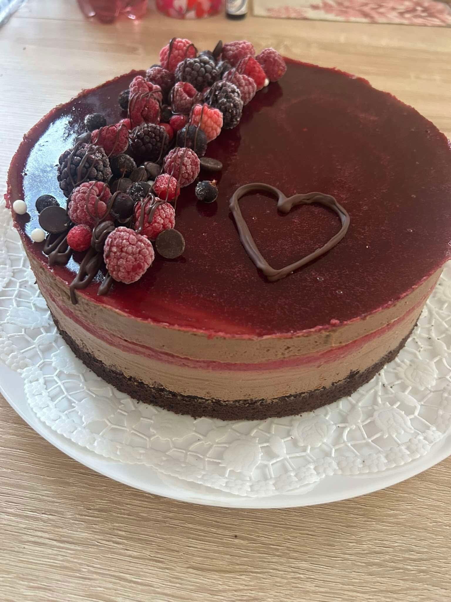 Málnás csokoládé torta
