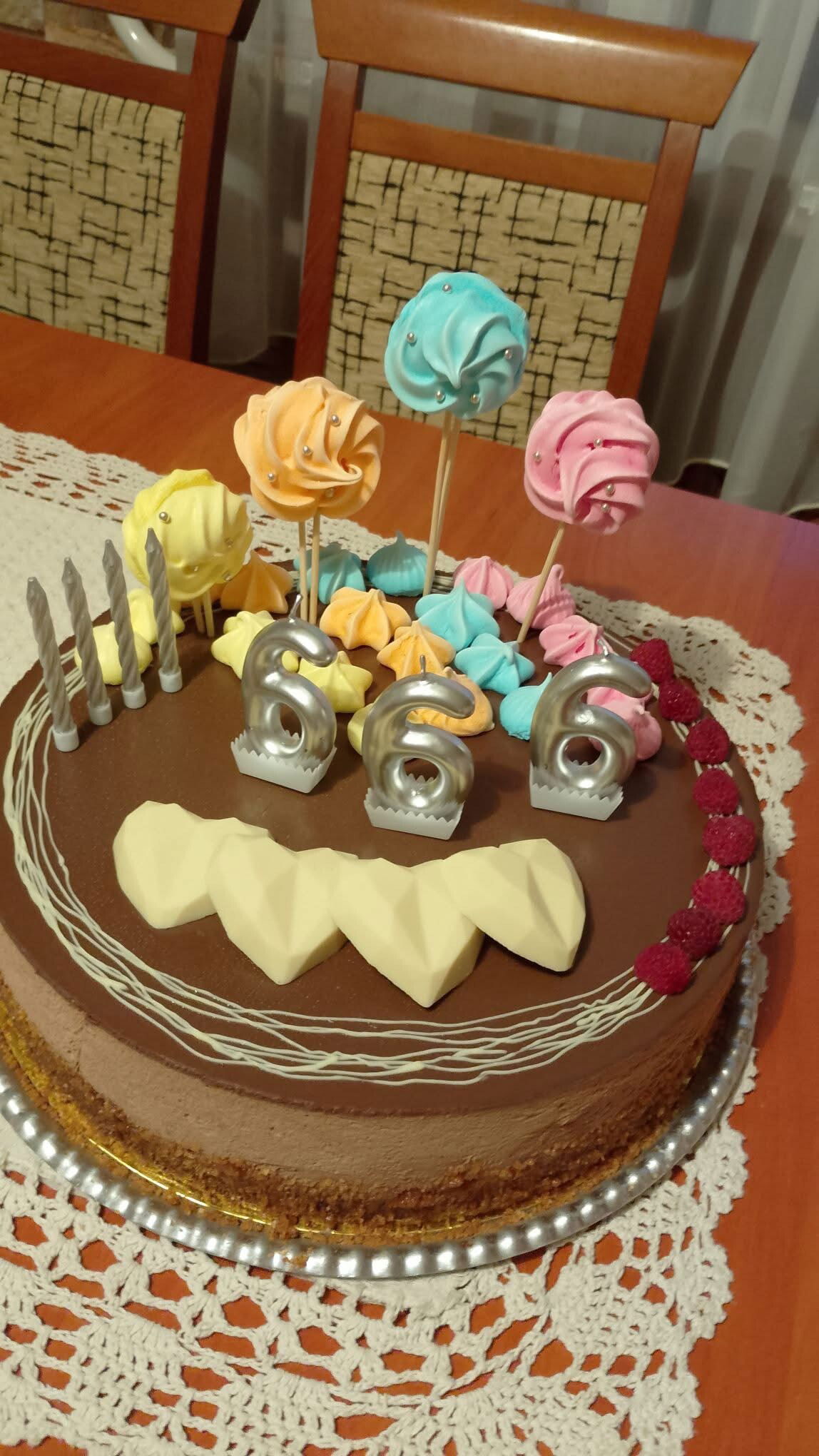 Egyszerű gyümölcsös csoki mousse torta
