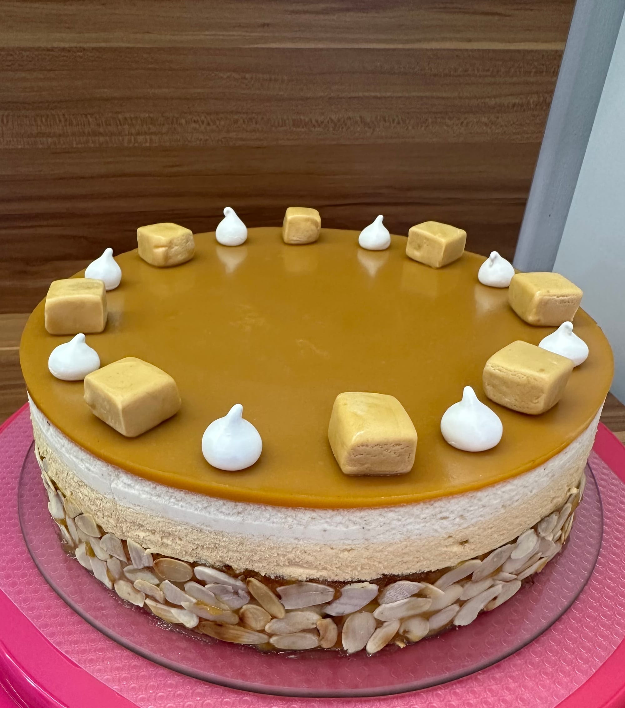 Almás-körtés sós karamell torta