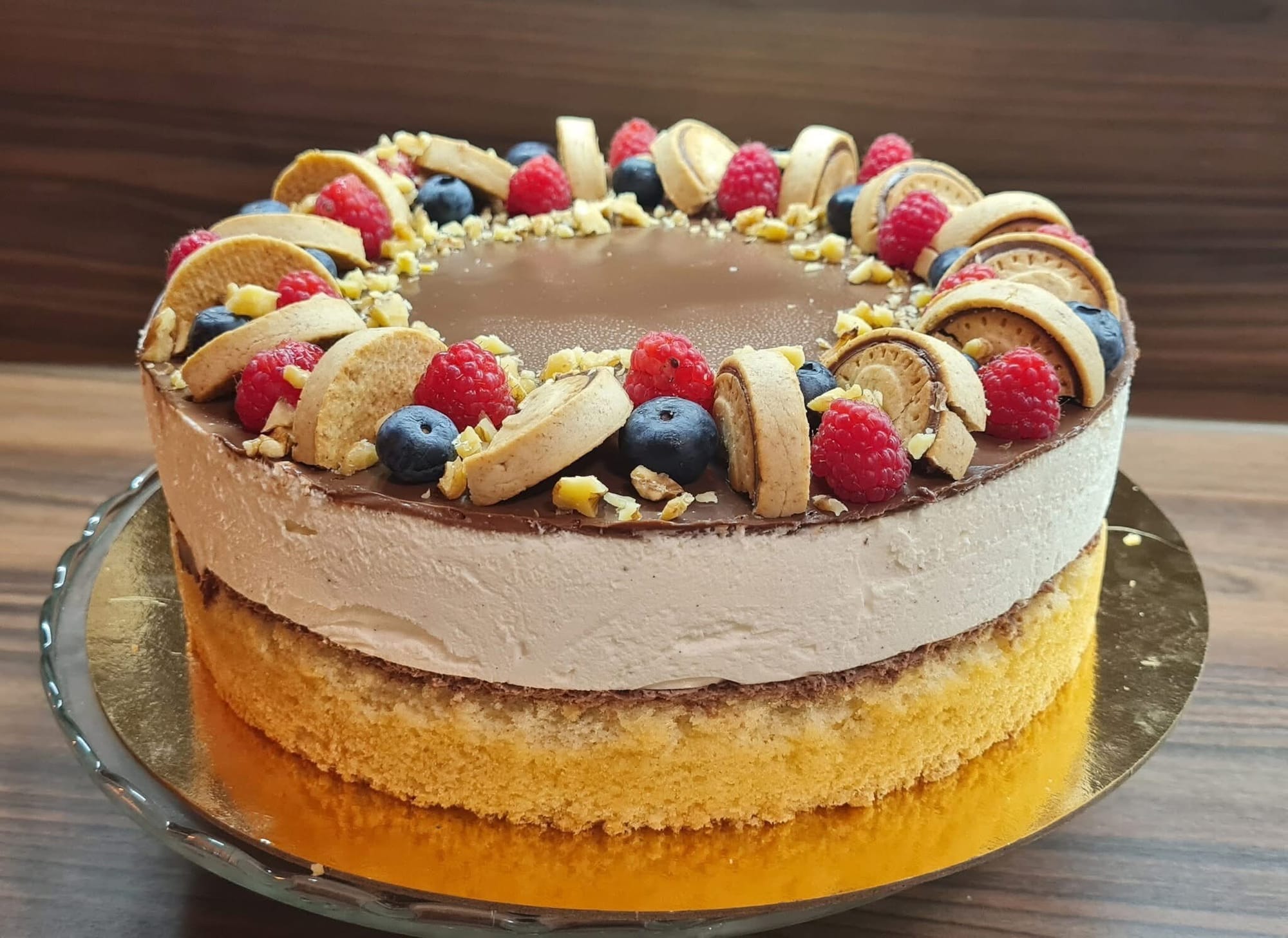 Nutella torta erdei gyümölccsel