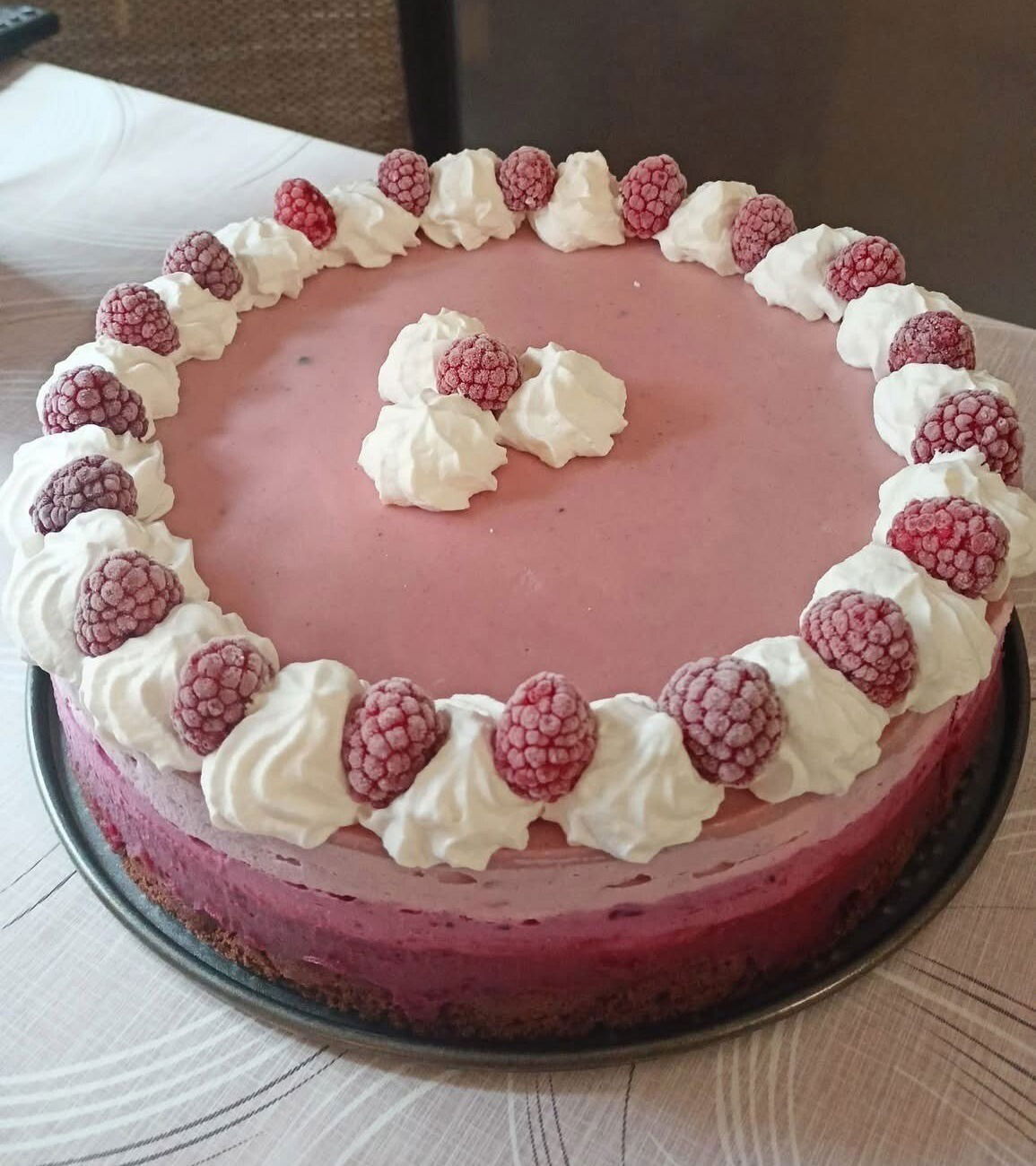 Rózsaborsos erdei gyümölcs torta