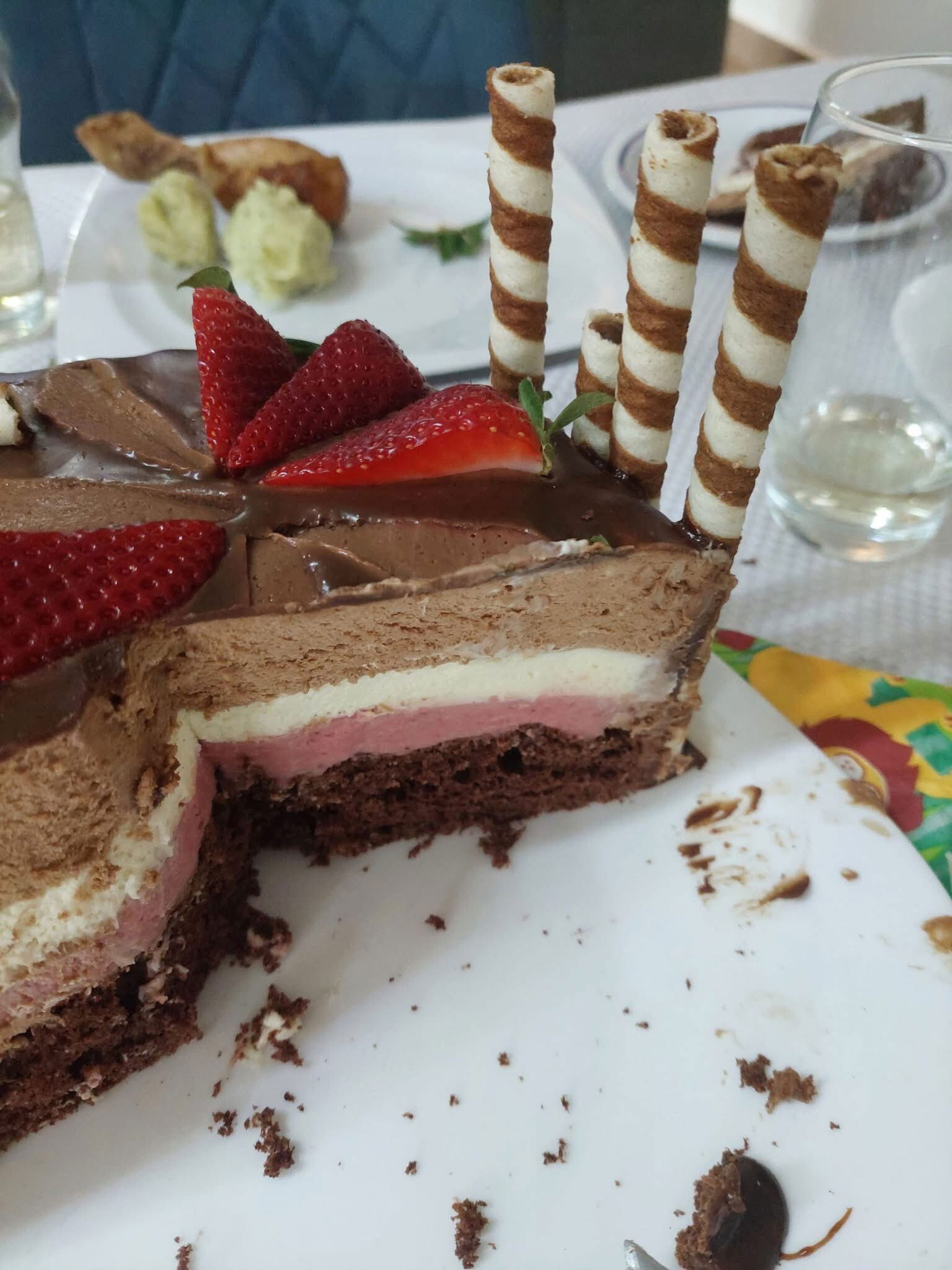Egyszerű gyümölcsös csoki torta