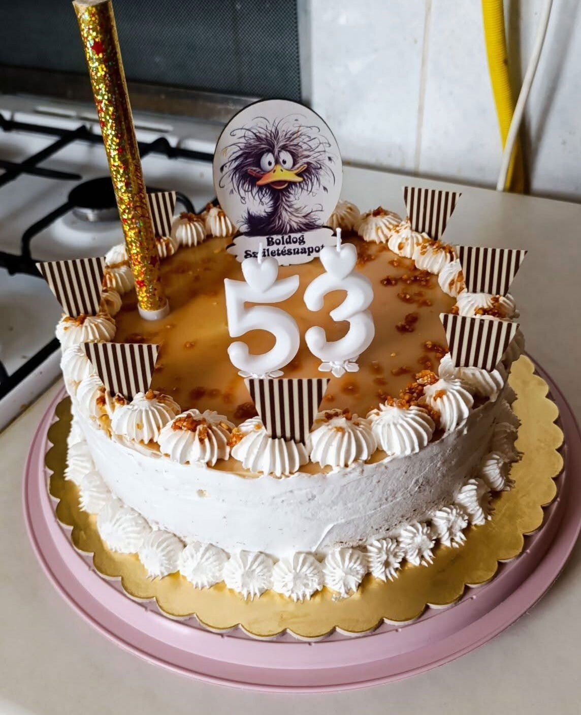 Mézes zserbó torta