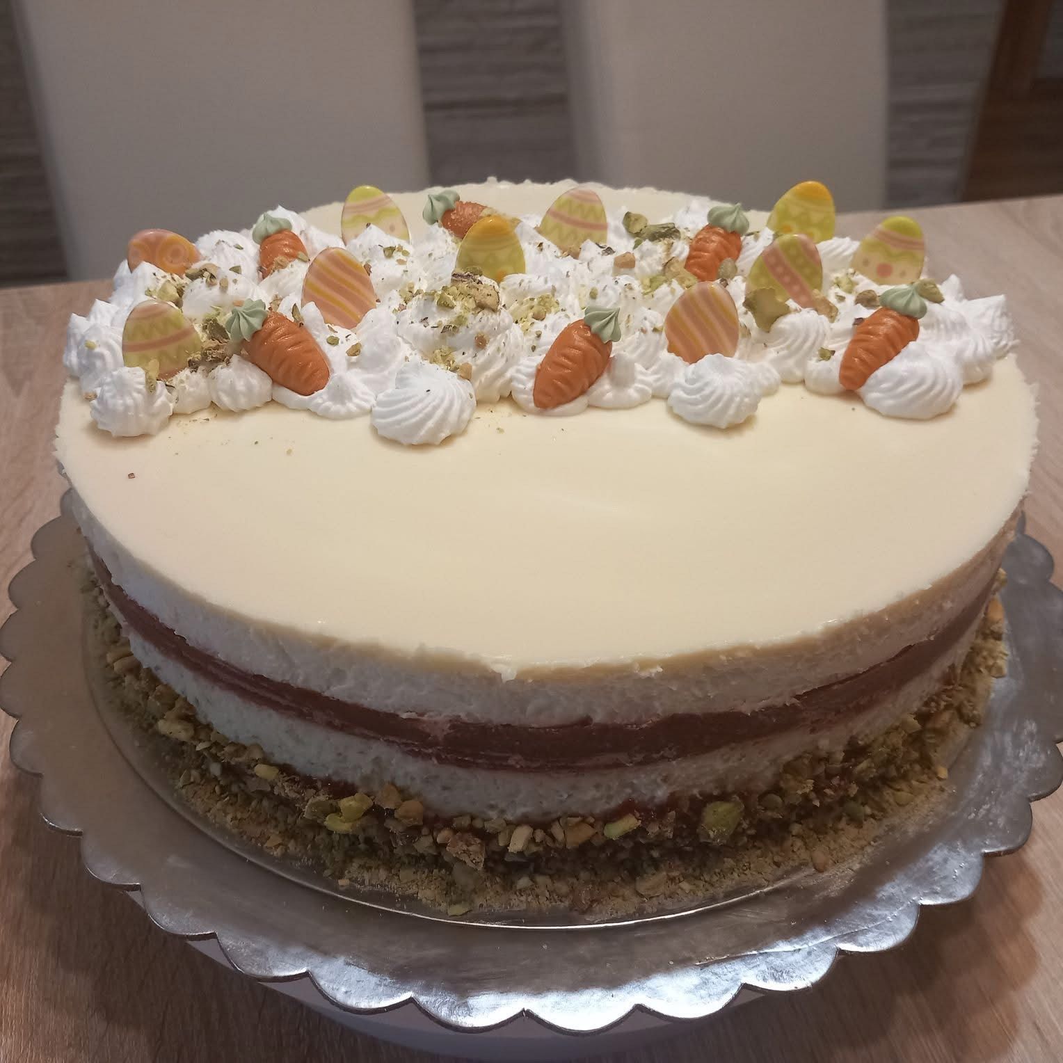 Fehércsokis pisztáciás torta málnával (Alattyán tortája 2021.)