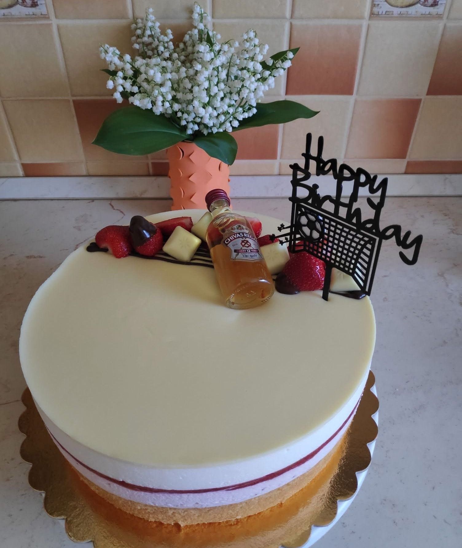 Erdei gyümölcsös joghurt mousse torta