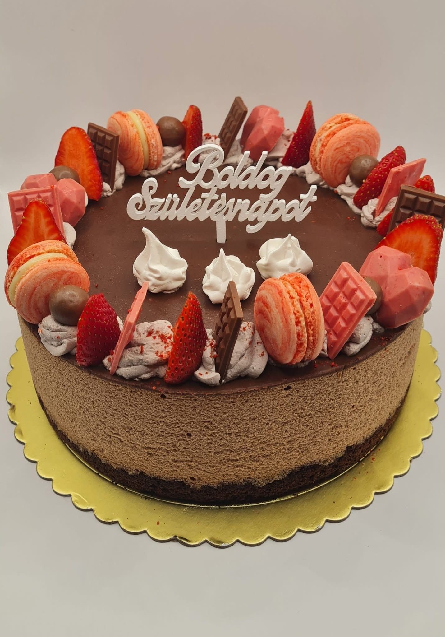 Egyszerű gyümölcsös csoki torta