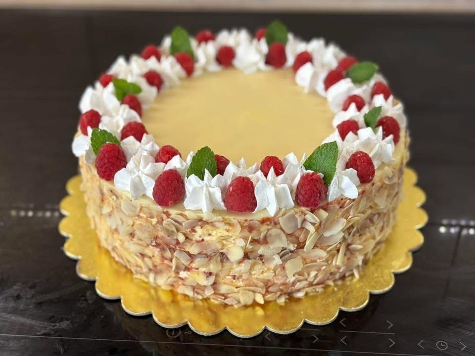 Citrom torta málnával, és mandulával