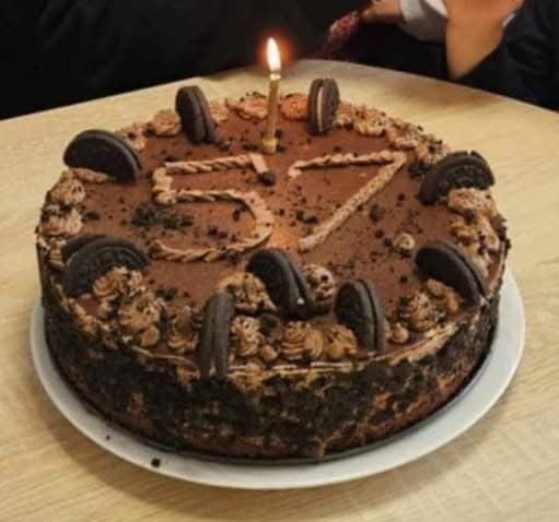 Csokis "O" keksz torta