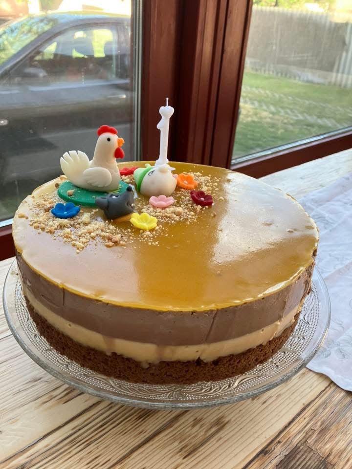 Nesquik torta vajkaramellel, csokoládéval és naranccsal