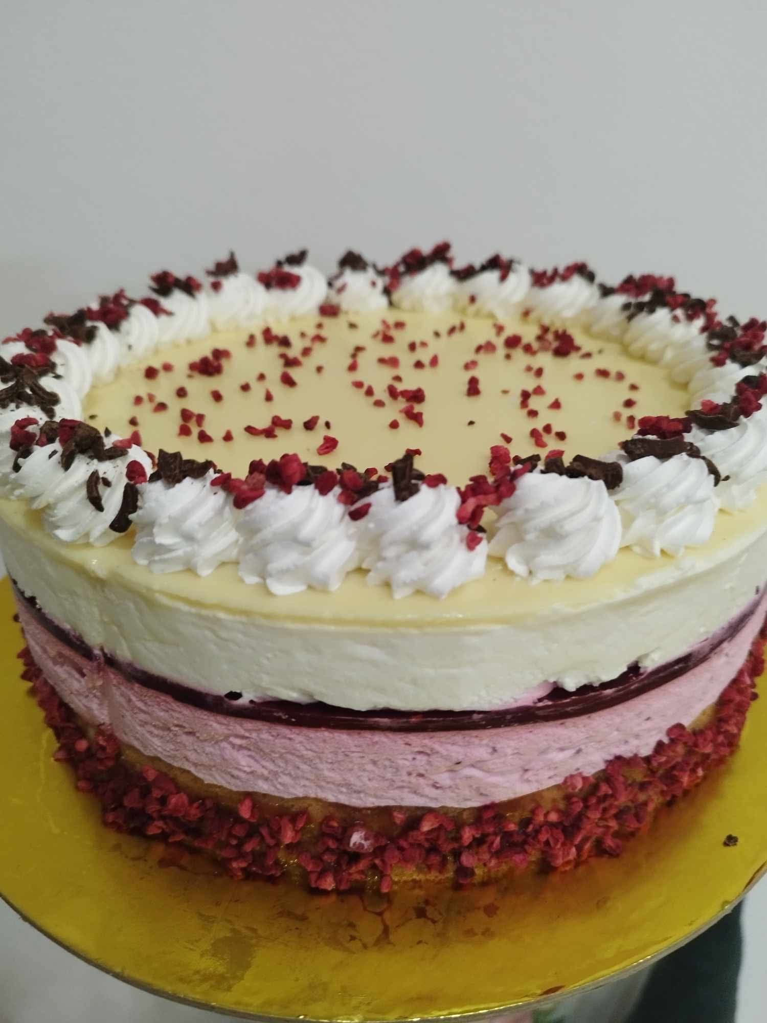 Erdei gyümölcsös joghurt mousse torta