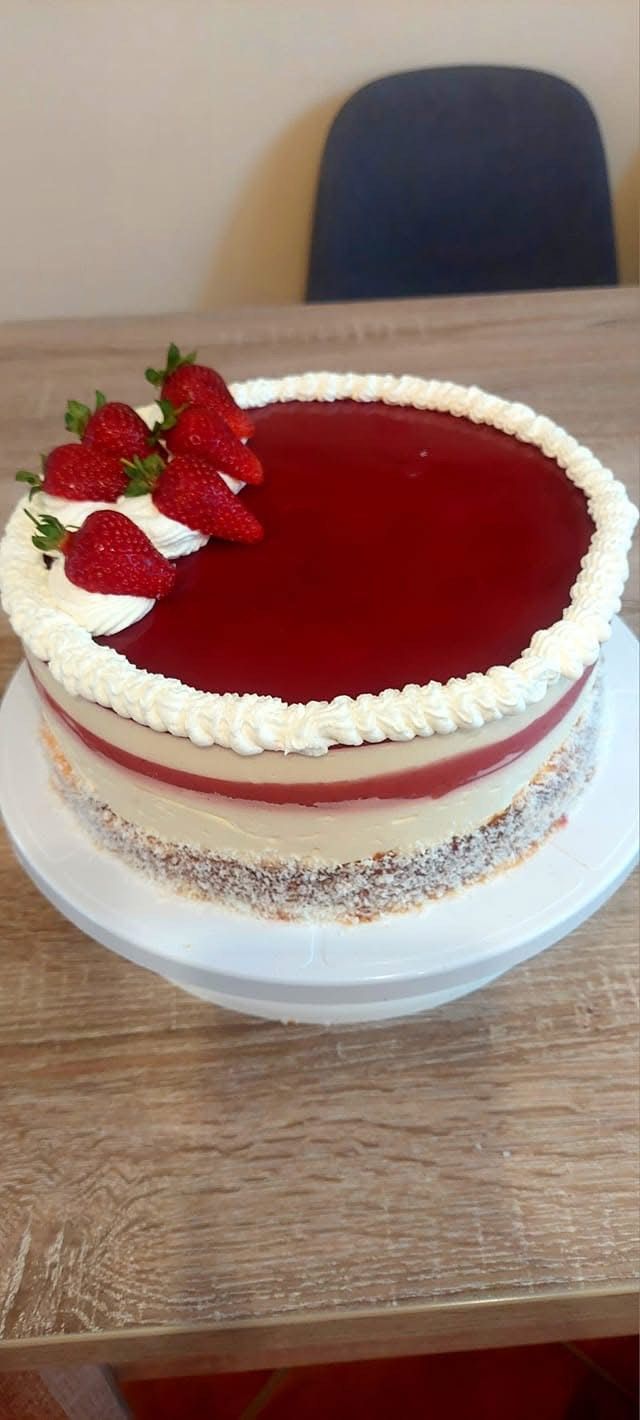 Miami Vice torta (Pina Colada és eper)