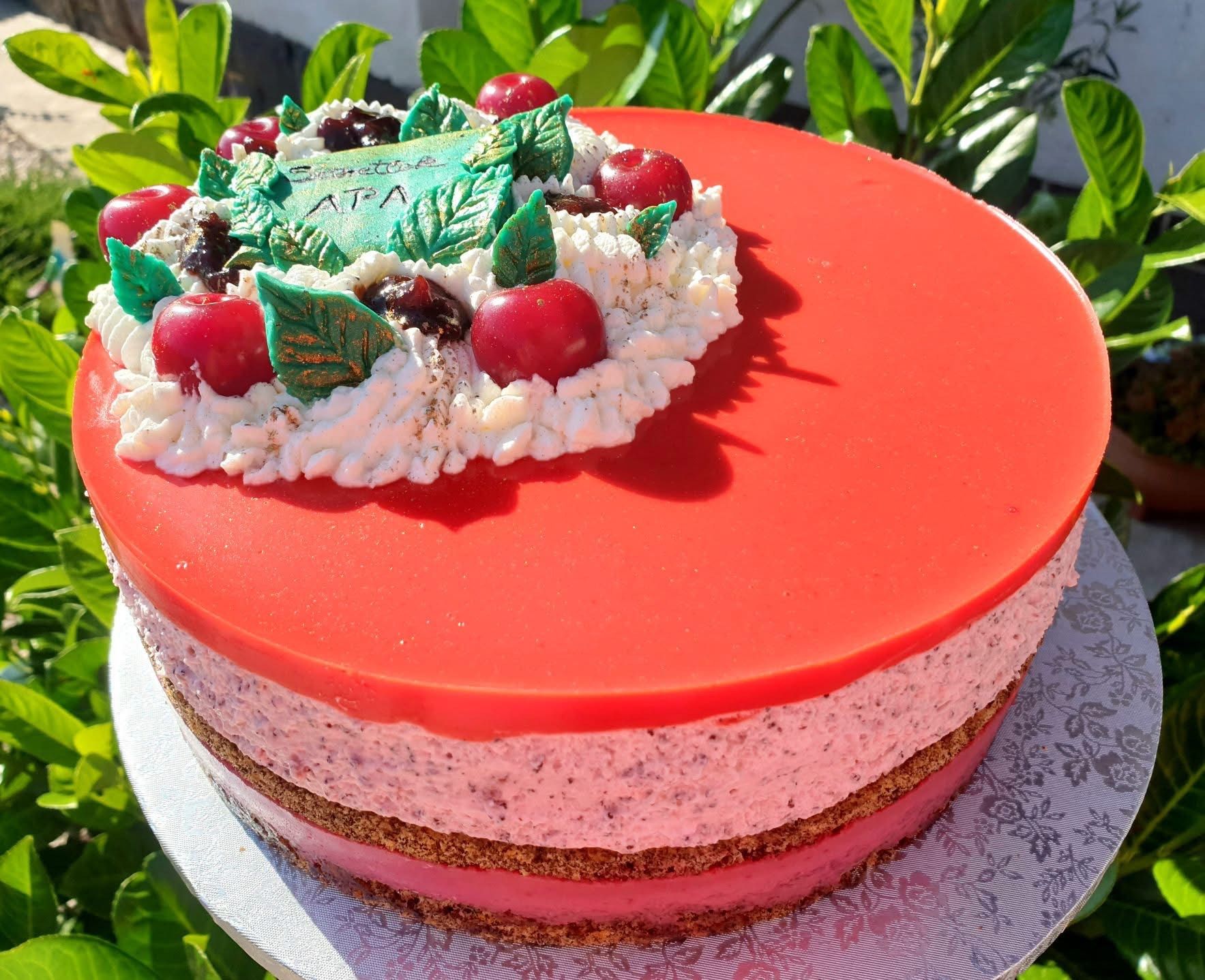 Meggyes mákos túrókrém torta