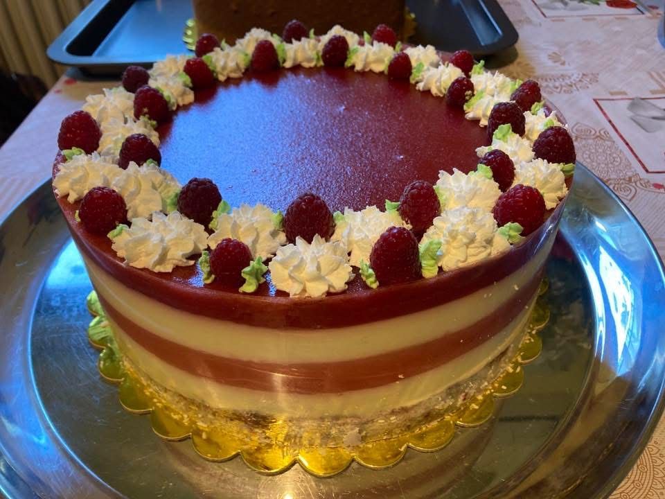 Miami Vice torta (Pina Colada és eper)