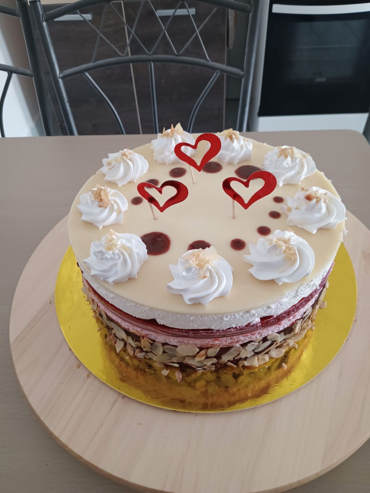 Erdei gyümölcsös joghurt mousse torta