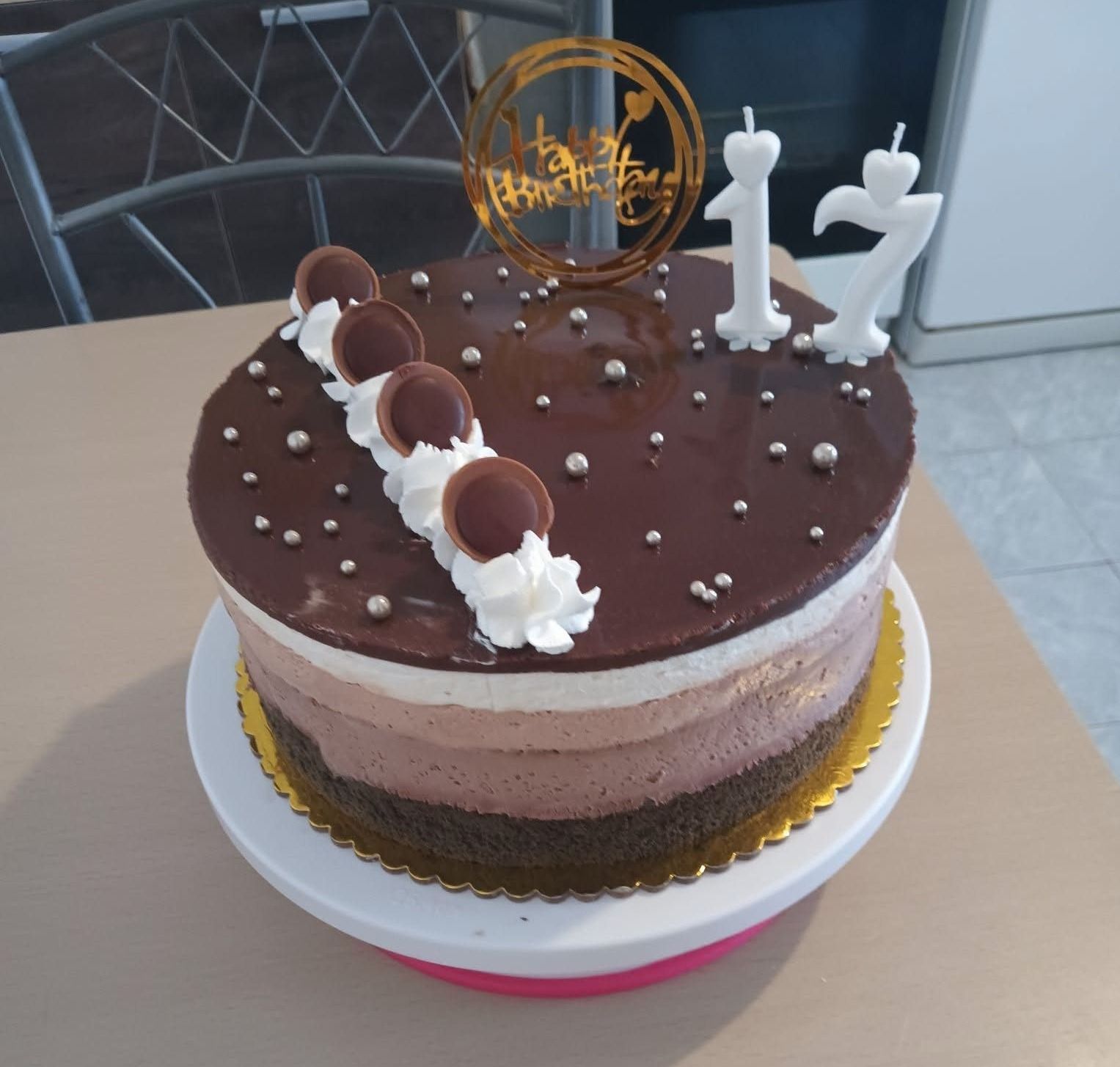 Triplacsoki mousse torta