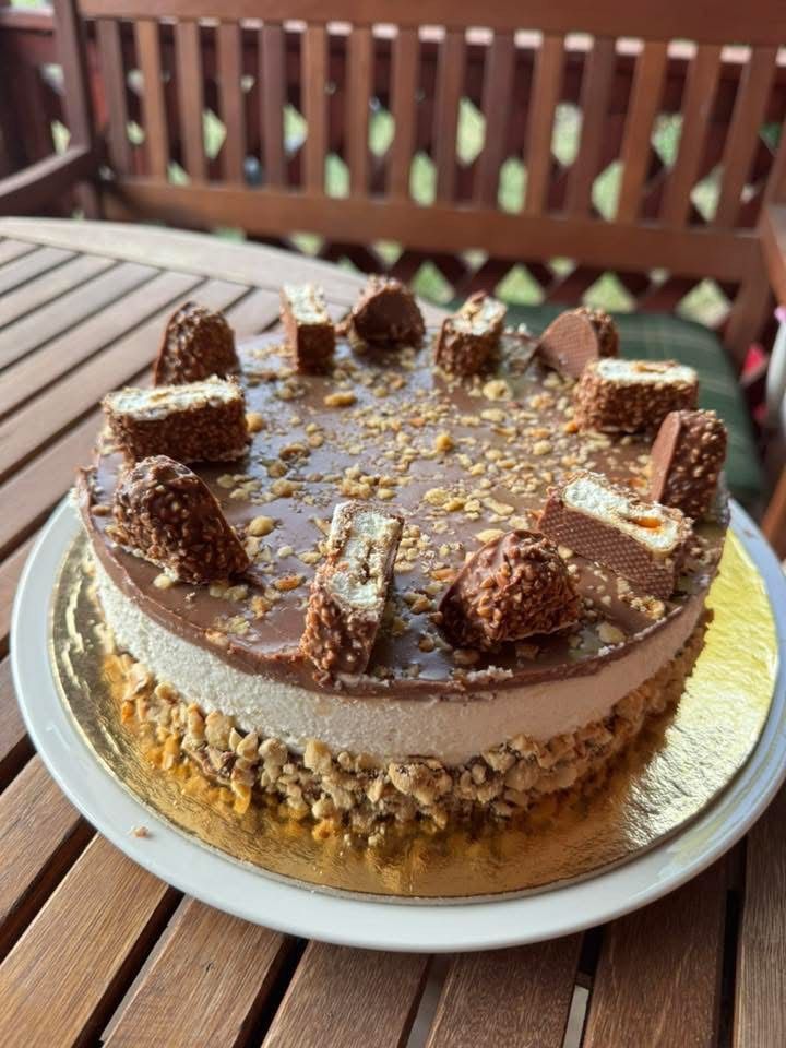 Mogyorós-karamellás " King" torta