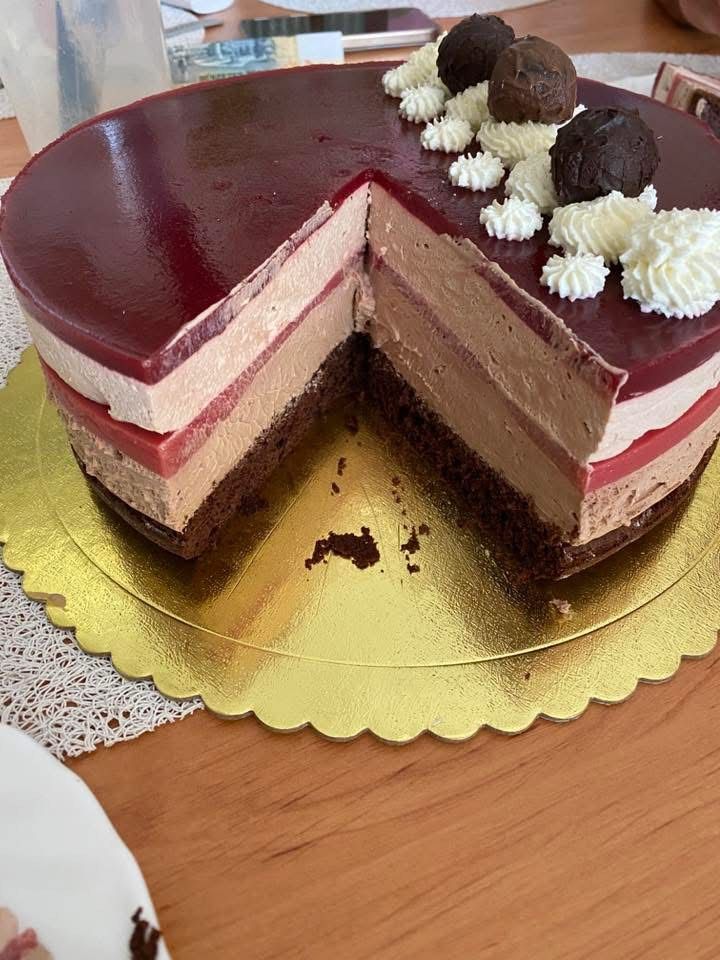 Málnás csokoládé torta