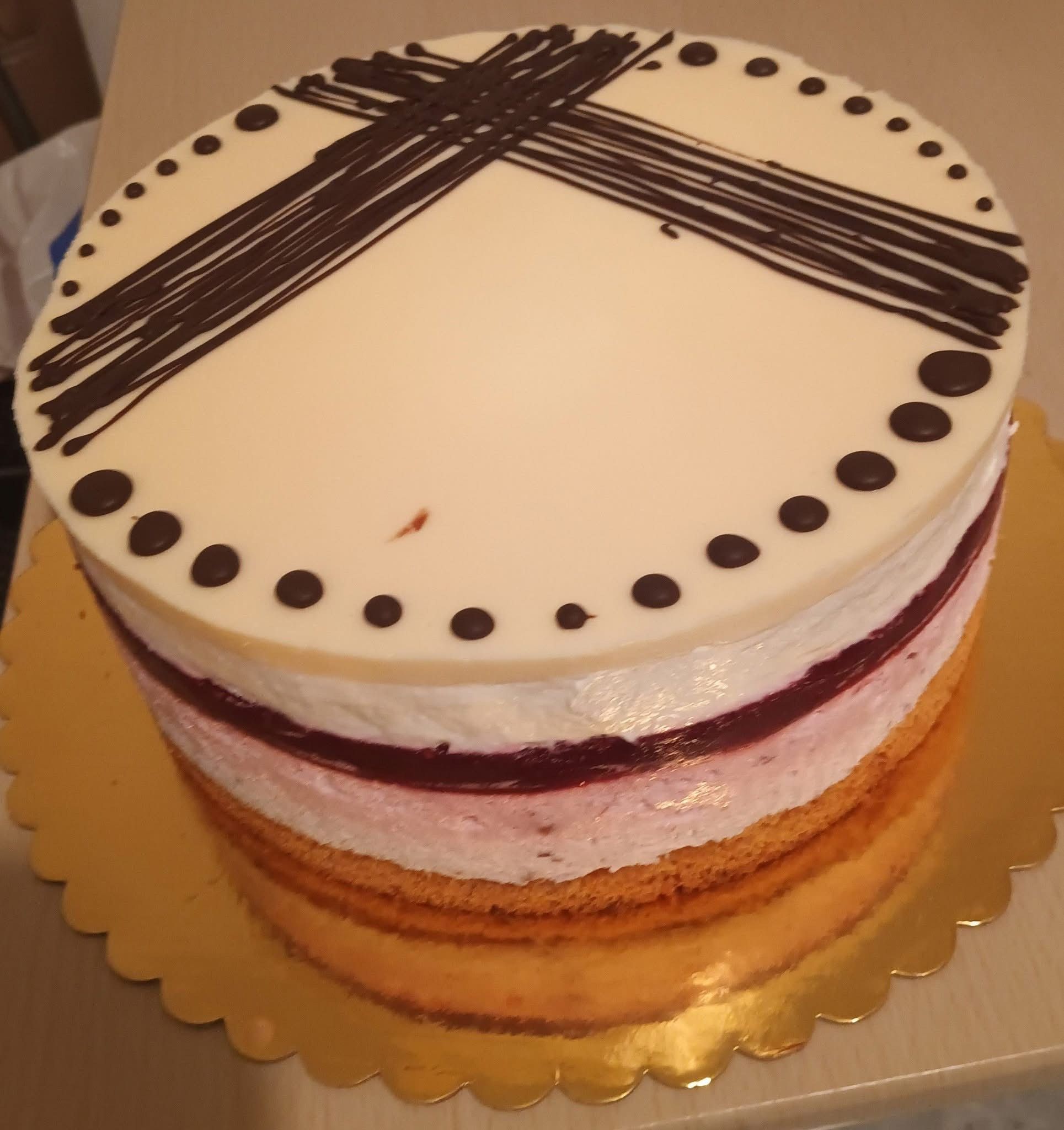 Erdei gyümölcsös joghurt mousse torta