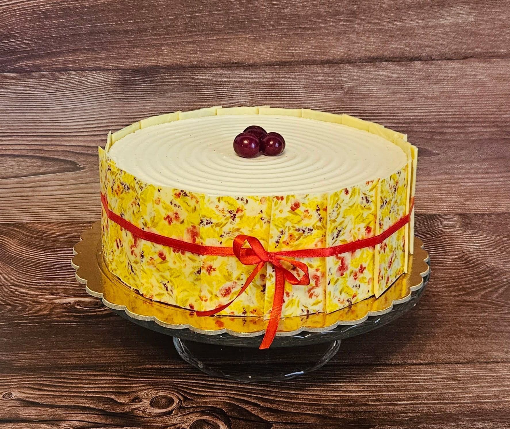 Mandulás - meggyes marcipán mousse torta