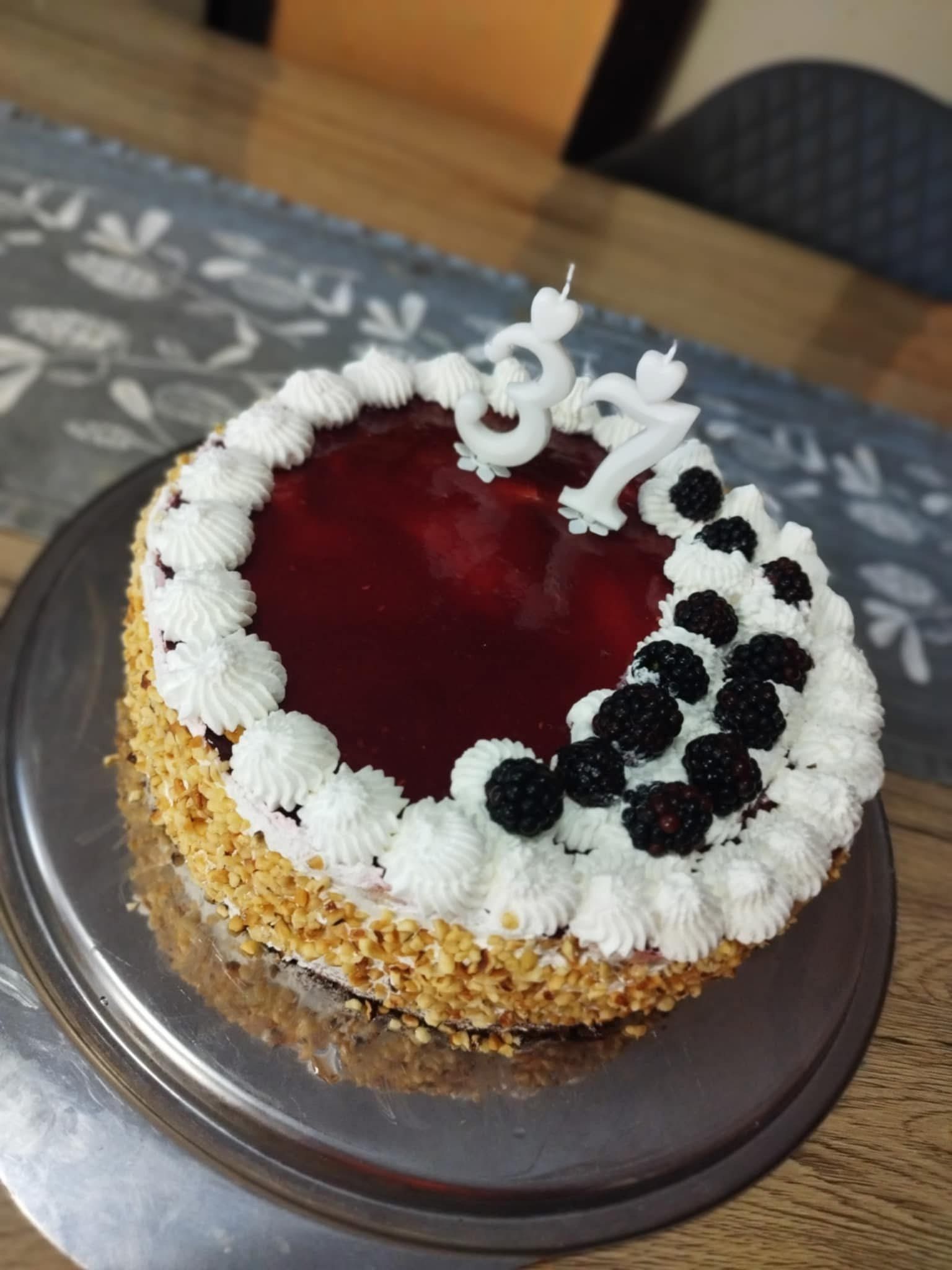 Málnás csokoládé torta