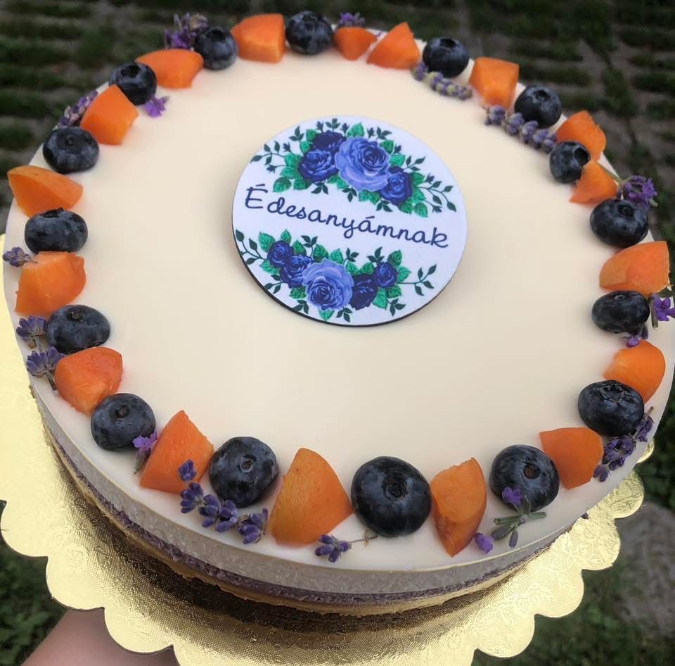 Áfonyás barackos levendula torta fehér csokoládéval