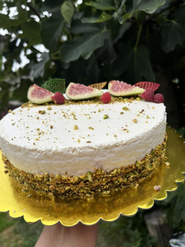 Füge torta pisztáciával, tejfölös mascarponéval