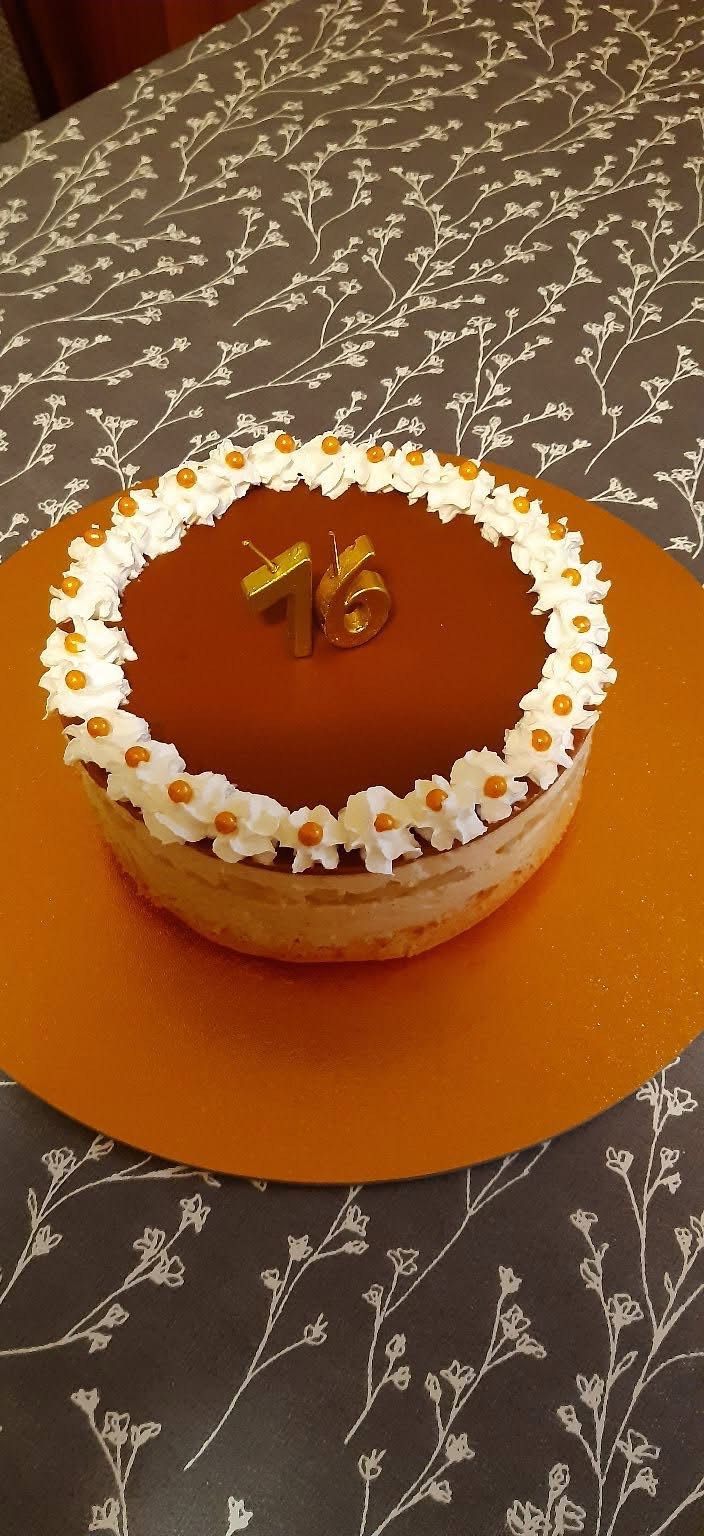 Almás krémes torta