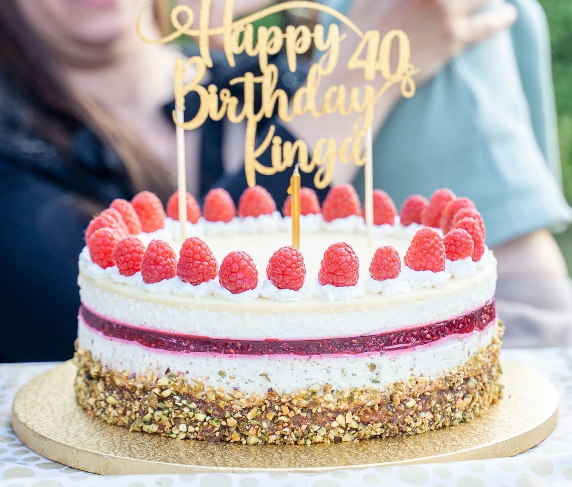 Fehércsokis pisztáciás torta málnával (Alattyán tortája 2021)