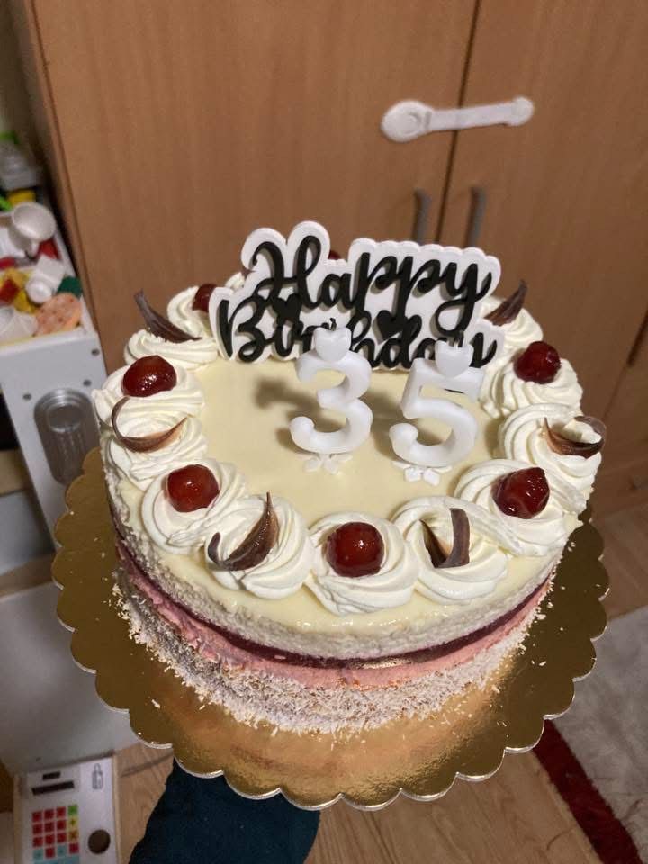 Meggyes kókusztorta