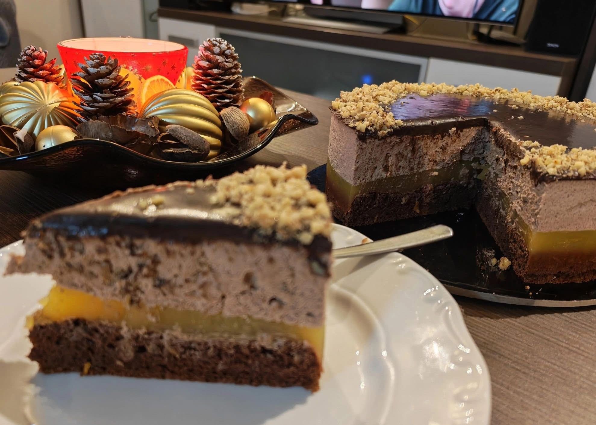 Vérnarancsos torta diós csokoládé mousse-szal