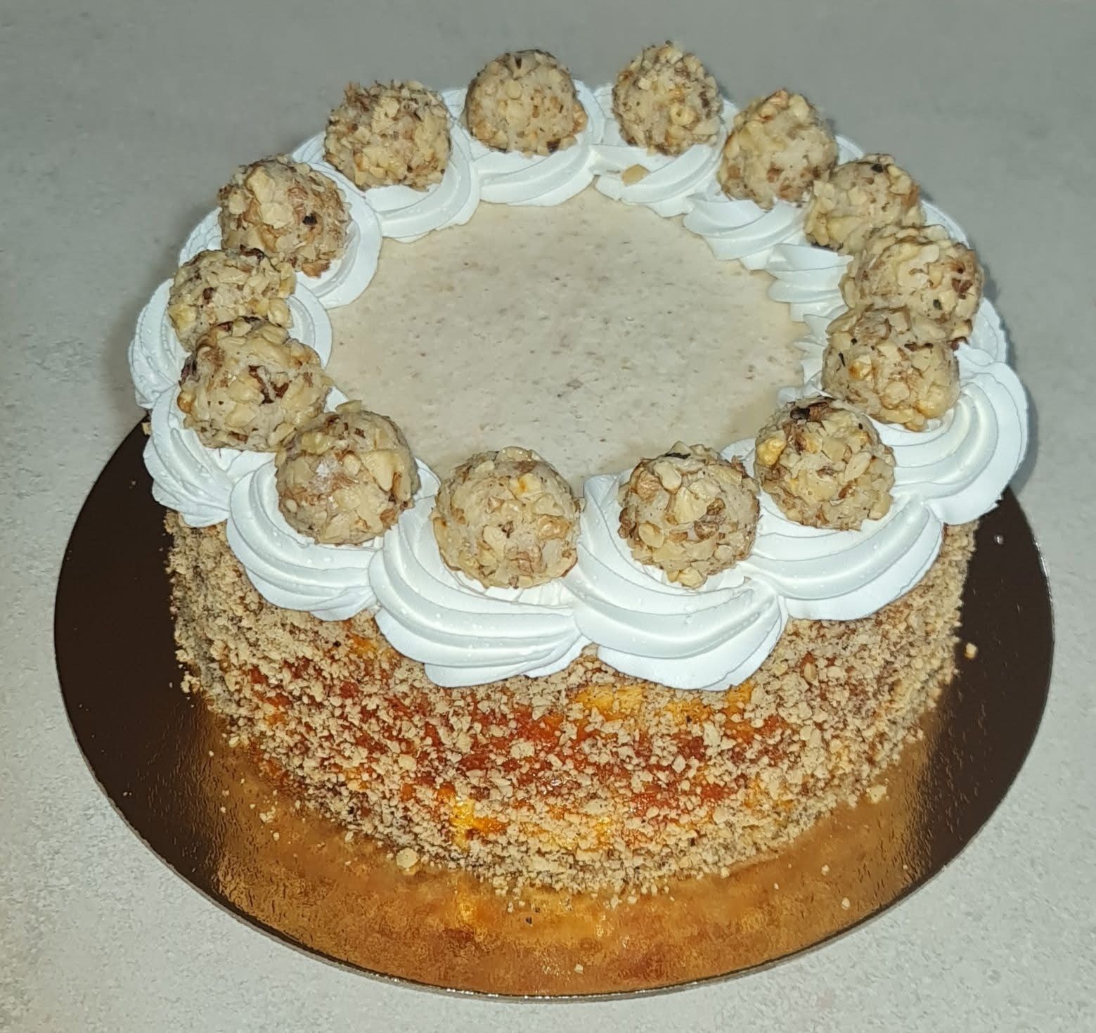 Citromos-fehércsokis diós trüffel torta