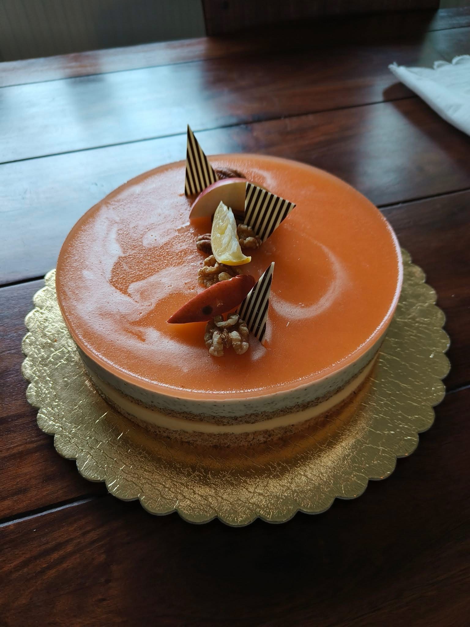 Citromos-fehércsokis diós trüffel torta