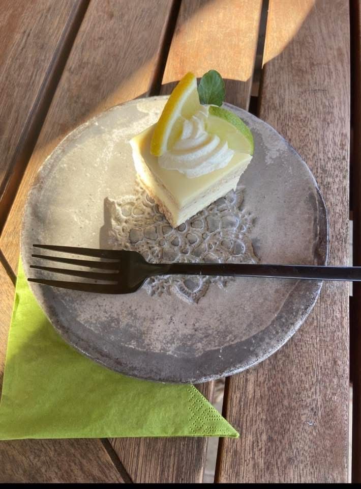 Citromos-fehércsokis diós trüffel torta