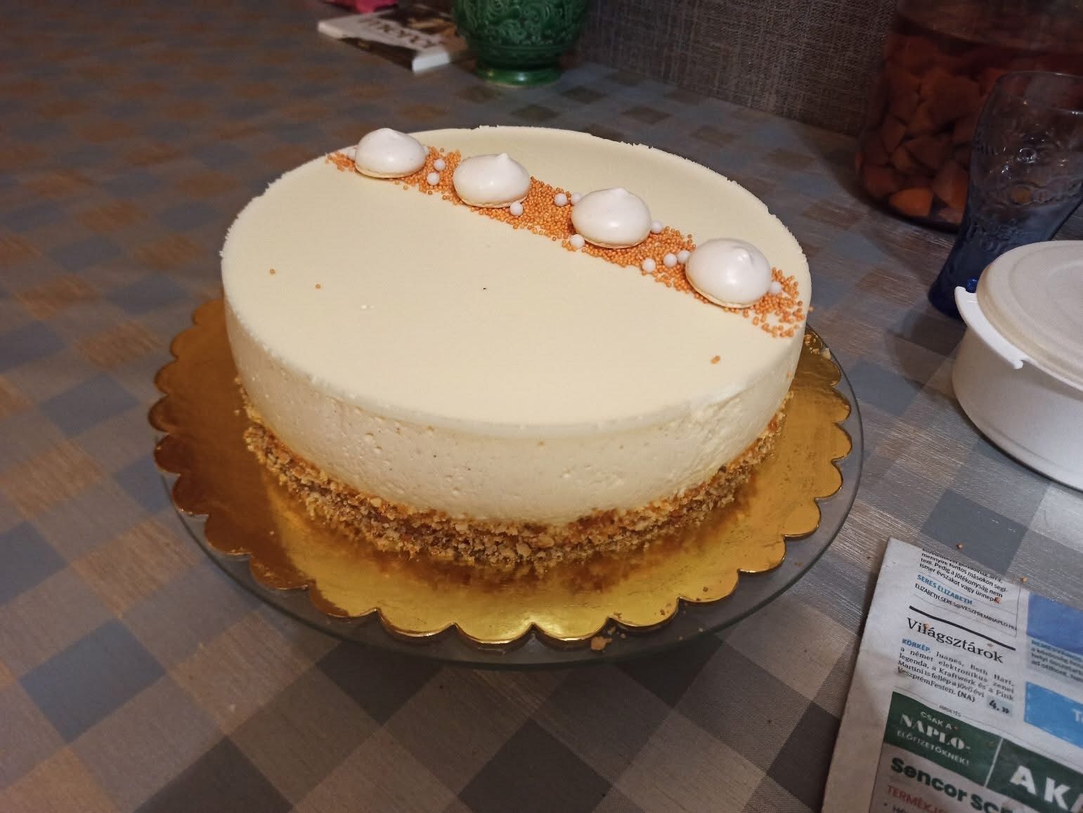 Diós-barackos pezsgőkrém torta