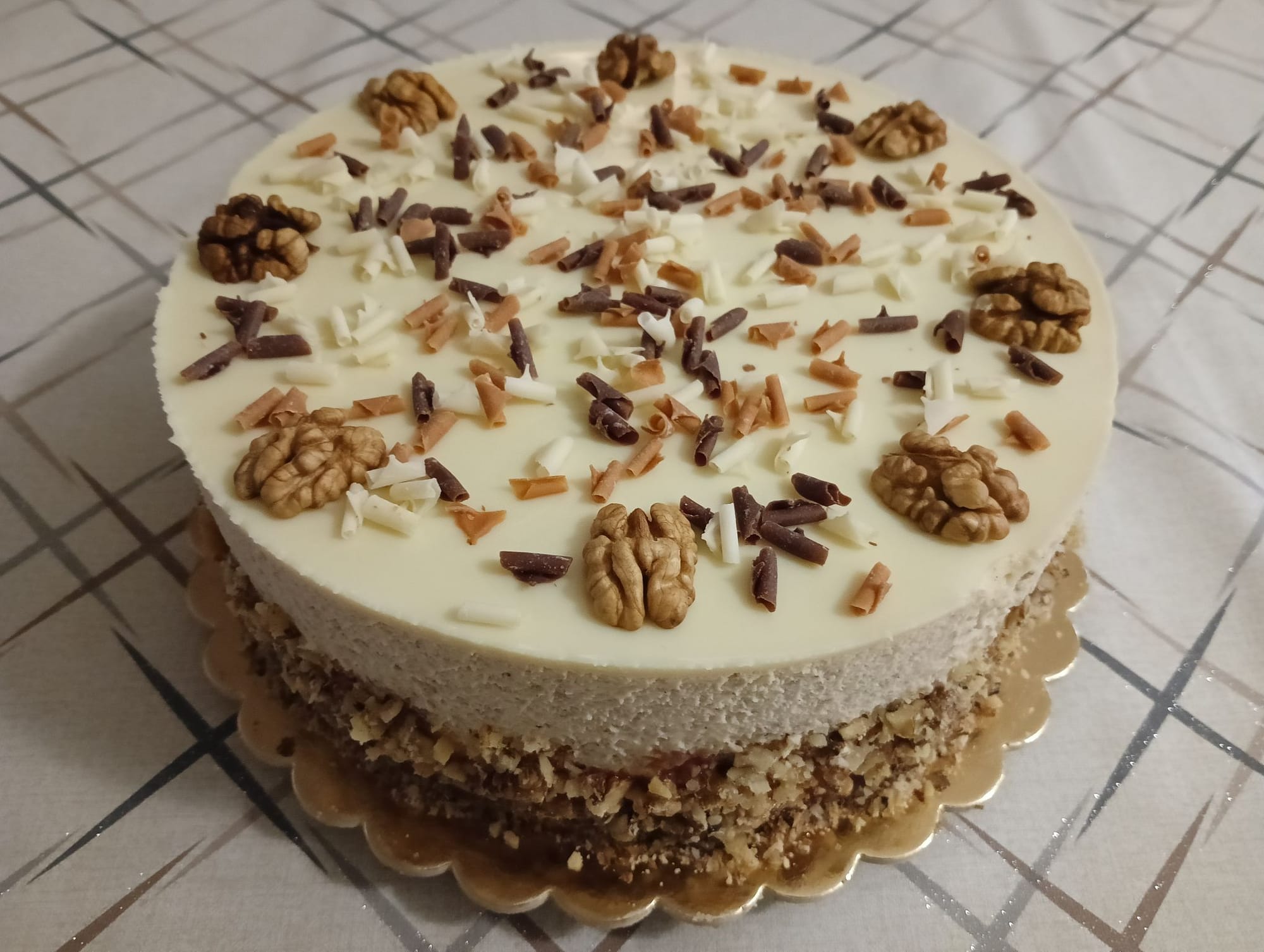 Citromos-fehércsokis diós trüffel torta