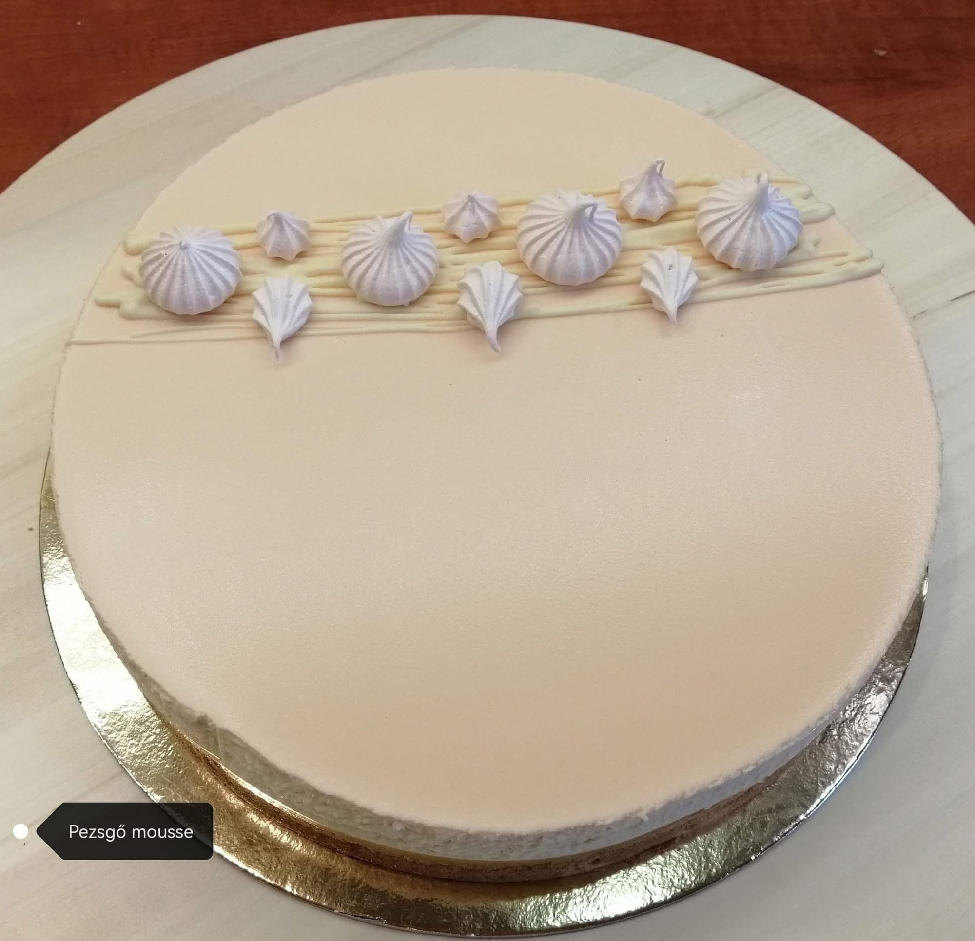 Diós barackos pezsgőkeém torta