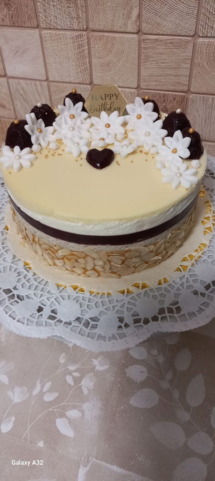 Vaníliás gesztenyetorta rumos meggyel