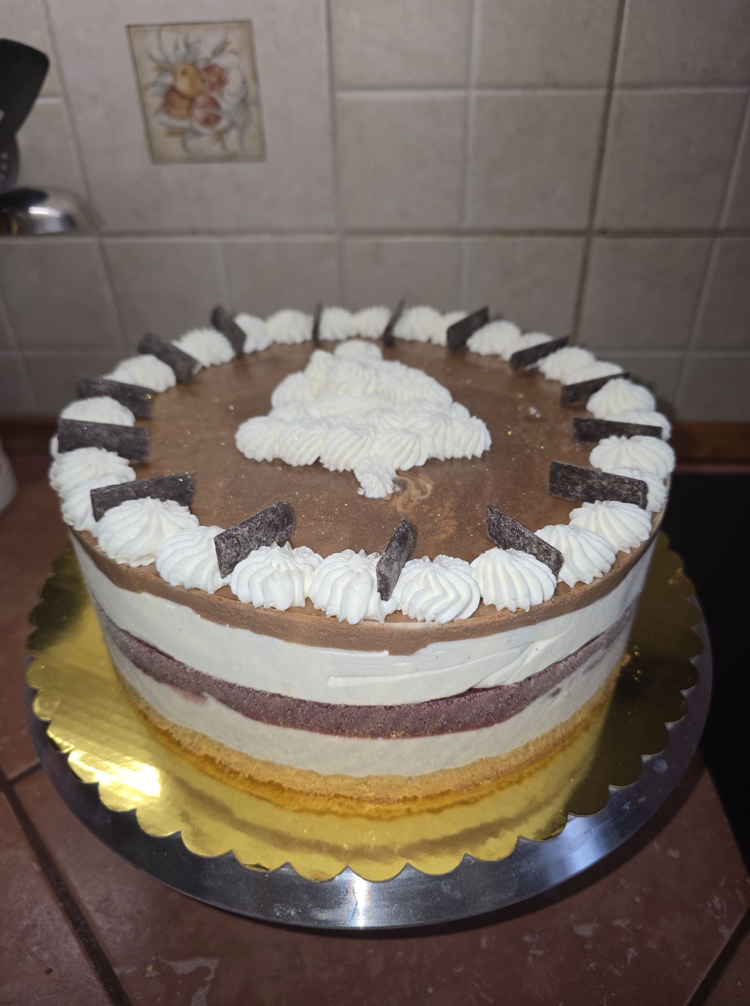 Fehércsokis túrókrém torta málnával