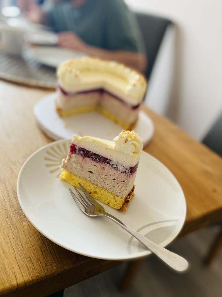 Vaníliás gesztenyetorta rumos meggyel