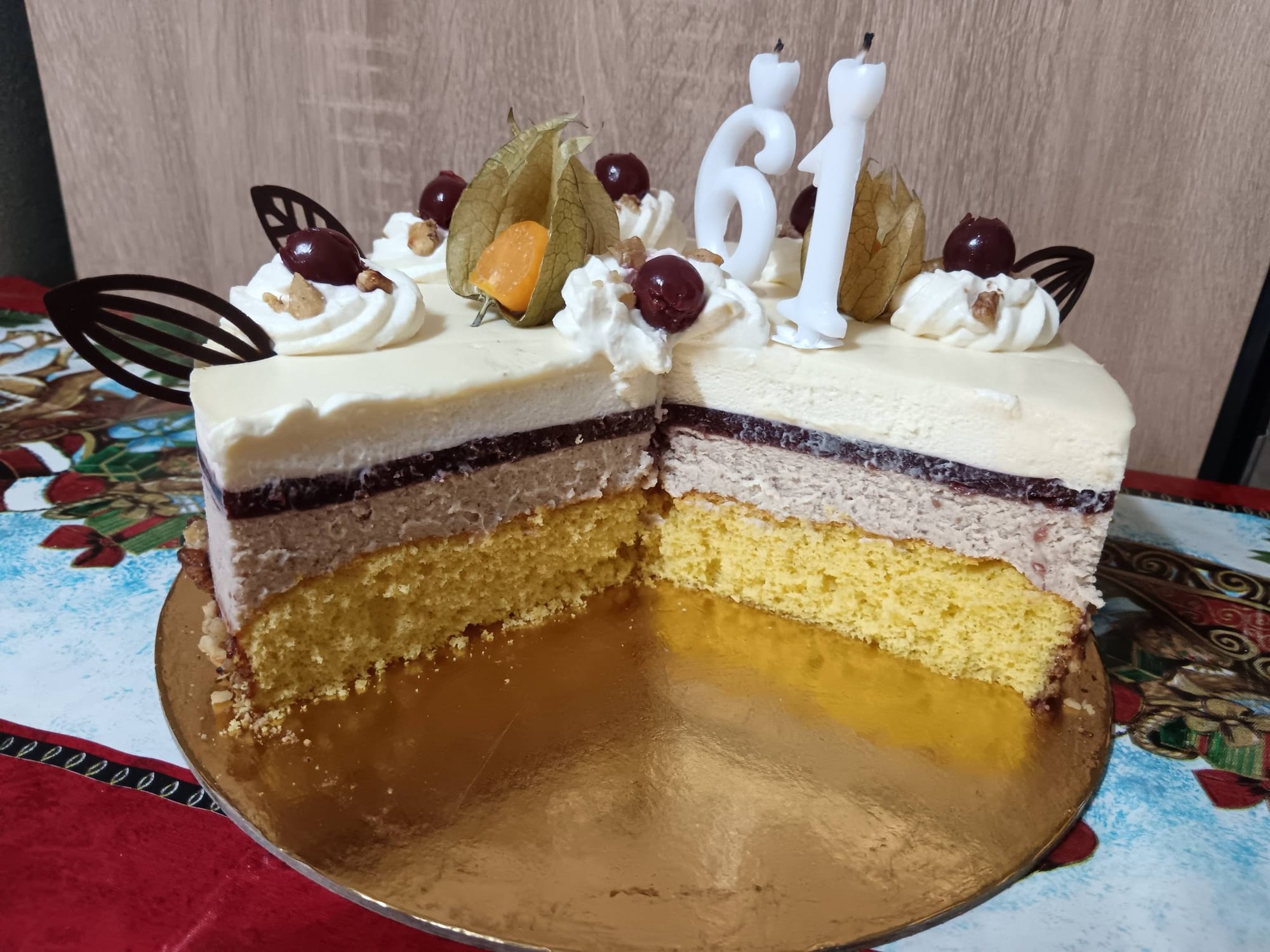 Vaníliás gesztenyetorta rumos meggyel