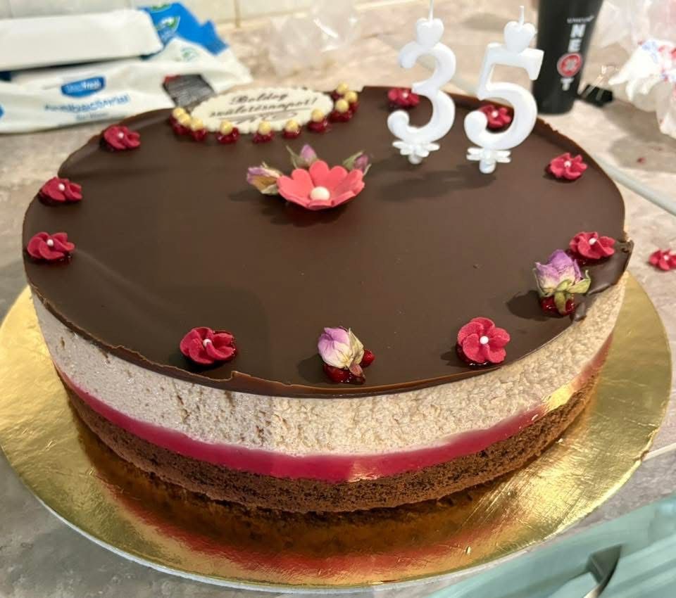 Csokis tejbegríz torta málnával