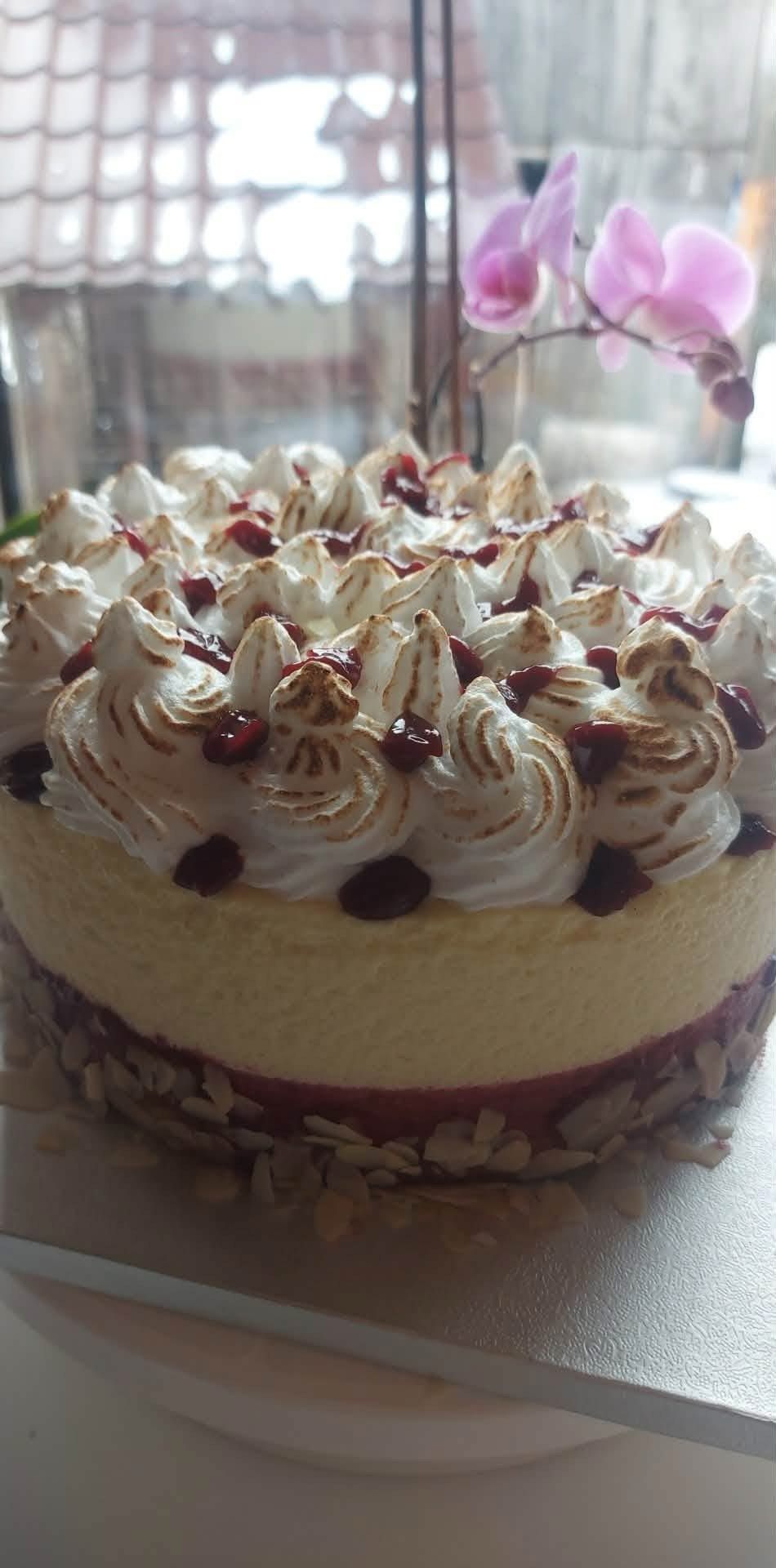 Erdei gyümölcsös madártej torta