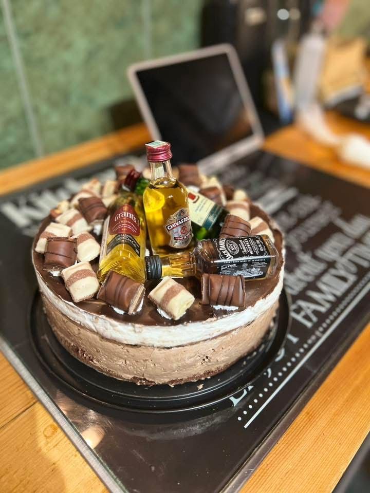 Kinder Bueno torta